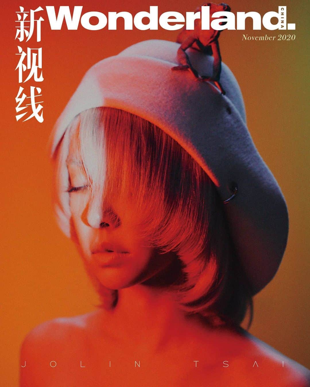 ジョリン・ツァイのインスタグラム：「#wonderland #covershoot」
