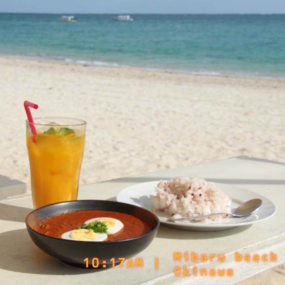 HereNowさんのインスタグラム写真 - (HereNowInstagram)「Authentic Nepalese food on Mibaru Beach  📍：Shokudo Kalika（Okinawa）  "Whenever my friends visit Okinawa we always end up here. Eating Nepalese curry in such a beautiful setting makes you forget about Okinawa and feel as though you’ve arrived in some kind of tropical paradise." Editor, Miho Kawaguchi @kawaguchimiho   #herenow #herenowokinawa #travelawesome #traveladdict#igtravel #instapassport #likeforfollow #like4likes #likelike #instapassport  #breakfastideas #breakfast #foodporn #food #foodphotography #foodstagram #foodie #healthylifestyle #morning #morningvibes #Okinawa #instajapan #japantour #explorejapan #沖縄 #沖縄観光 #沖縄旅行 #오키나와 #오키나와여행 #일본여행 #日本旅遊」11月2日 13時35分 - herenowcity
