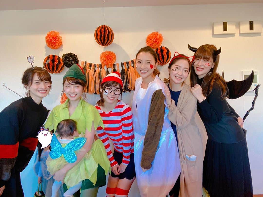 伊藤友里さんのインスタグラム写真 - (伊藤友里Instagram)「ハロウィンの余韻…🎃🖤🧡  それぞれ環境も変わって子供たちも交えてハロウィンを楽しむ日がくるなんて10年前には微塵も想像していなかったなあ✨こうやってずっと交流があるって改めて感慨深い👏✨ ・ ・ そして初めて出張シェフサービスなるものを体験させていただきました🥺✨✨ 日々のご褒美になりました、ありがとうございます🥺💓💓 ・ #舞彩ちゃんのオラフがツボw #先輩が一番身体を張っている  #おうちでハロウィン #ハロウィンパーティー #仮装」11月2日 13時34分 - ito_yuri_official