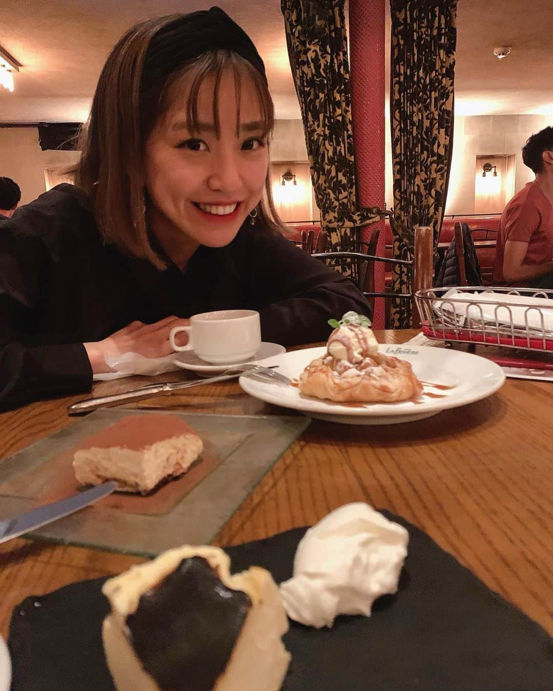 本橋優華さんのインスタグラム写真 - (本橋優華Instagram)「思い出を巡るドライブ☕️ デートみたいだな🌜  #goodnight#dayoff#cafe#friend#date#sweets#honeynight#driving#tokyo」11月3日 0時24分 - uk_jp