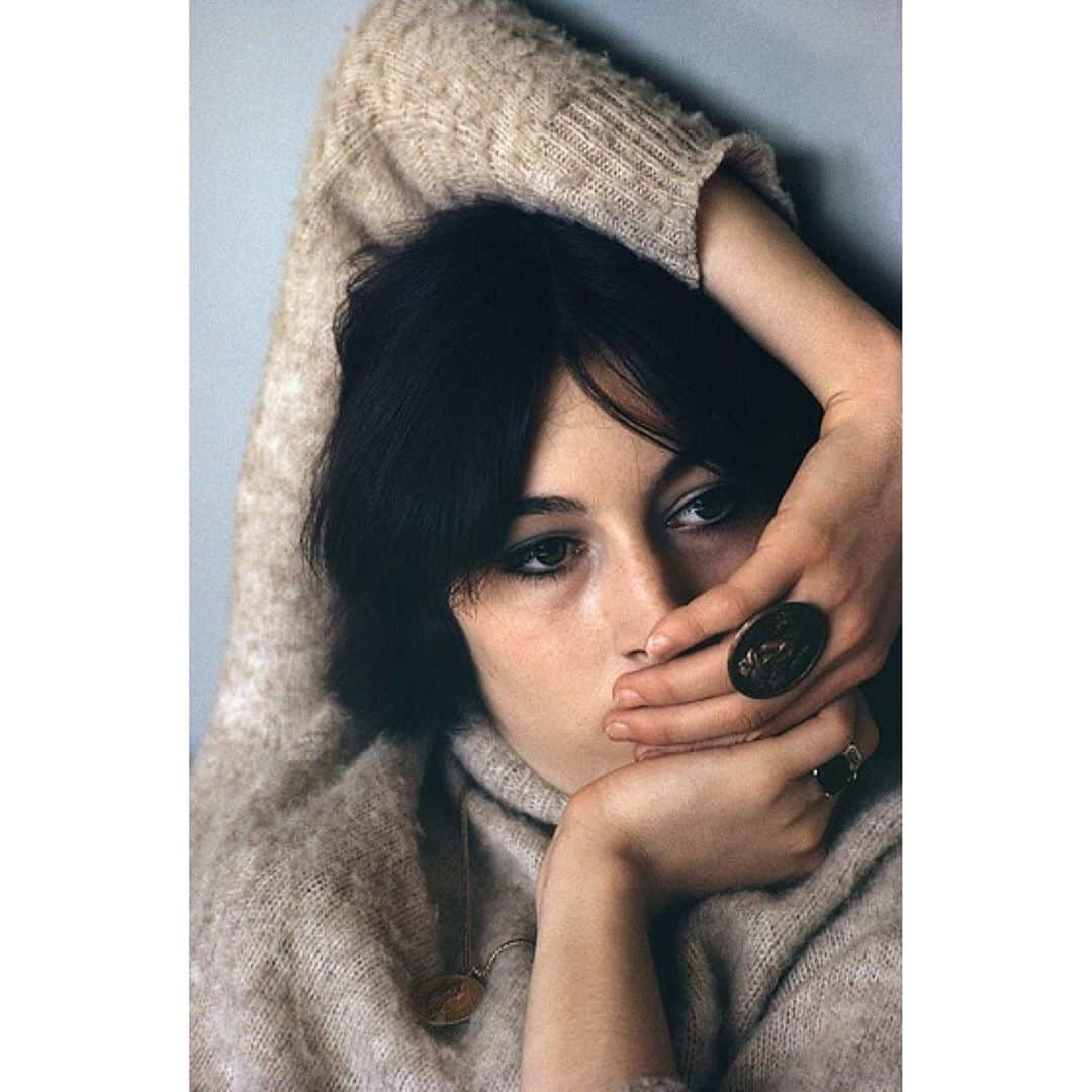 アレクサ・チャンさんのインスタグラム写真 - (アレクサ・チャンInstagram)「Anjelica Huston photographed by Eve Arnold, 1968.」11月3日 0時24分 - alexachung