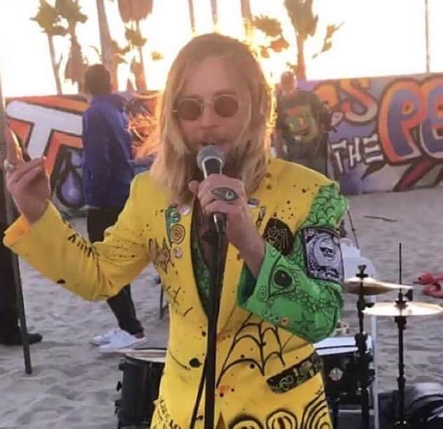 グレッグ・サイプスさんのインスタグラム写真 - (グレッグ・サイプスInstagram)「Music is my medicine. #venicebeach #dogtown」11月3日 0時29分 - gregcipes