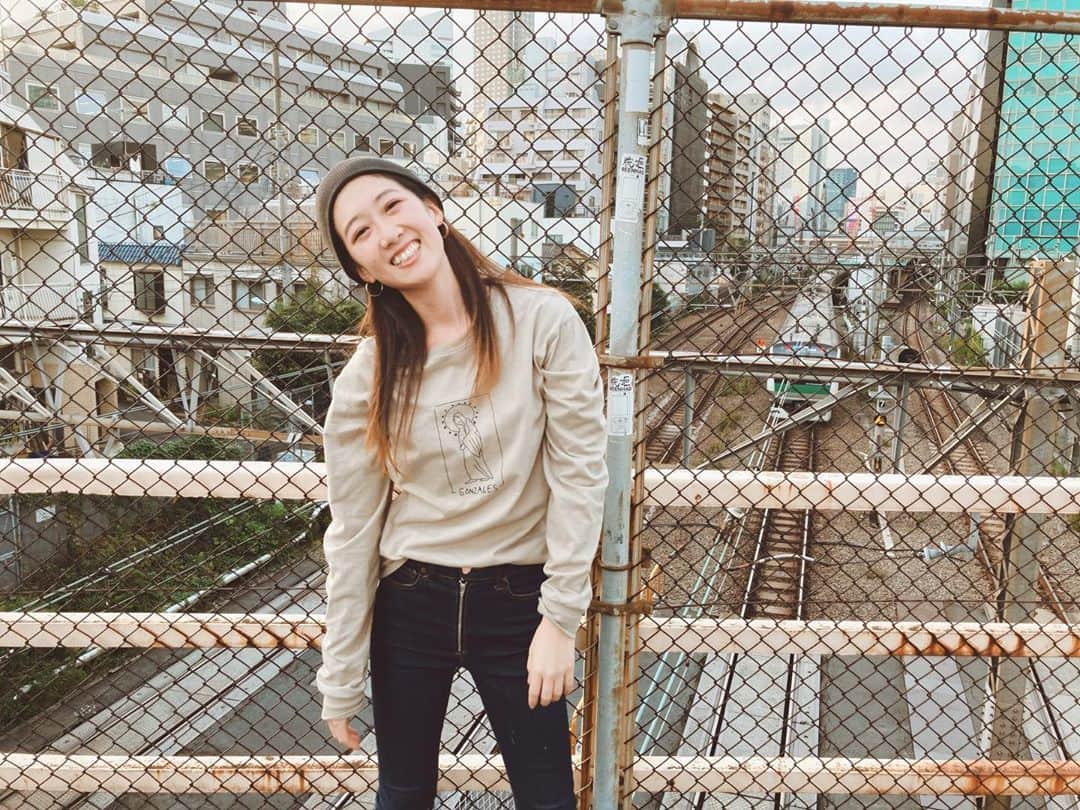 馬場奈々瀬さんのインスタグラム写真 - (馬場奈々瀬Instagram)「脱力の馬場. 今日もお疲れ様でした😏👏 . ゴンザレスのロンT. .  #インスタ #instagood #instadaily #fashion #instalike #girl #japan #instapic #instamood #photographer #followme #l4l #tokyo #photo #me #ootd #look #俳優 #camera #photographysouls #映画好きな人と繋がりたい #フォローミー💕 #線路 #東京 #ロンt」11月2日 22時59分 - nanaseeeen