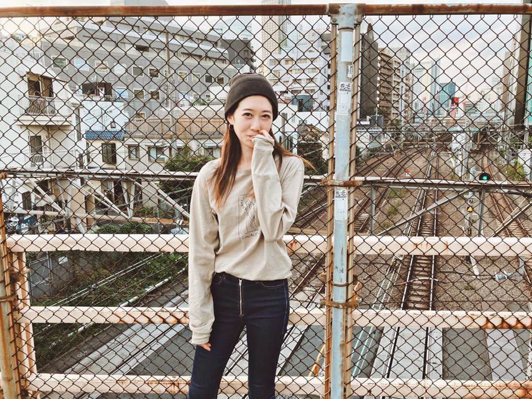 馬場奈々瀬さんのインスタグラム写真 - (馬場奈々瀬Instagram)「脱力の馬場. 今日もお疲れ様でした😏👏 . ゴンザレスのロンT. .  #インスタ #instagood #instadaily #fashion #instalike #girl #japan #instapic #instamood #photographer #followme #l4l #tokyo #photo #me #ootd #look #俳優 #camera #photographysouls #映画好きな人と繋がりたい #フォローミー💕 #線路 #東京 #ロンt」11月2日 22時59分 - nanaseeeen