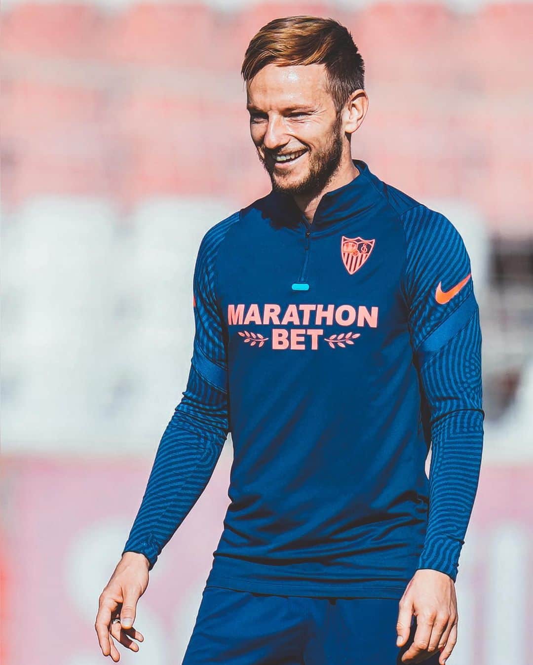 イヴァン・ラキティッチのインスタグラム：「It’s a new week! Focus on the next @championsleague game! 😁💪🏼 #VamosMiSevilla #IvanRakitic #ChampionsLeague」