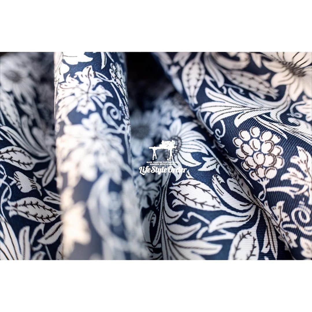 life_style_orderさんのインスタグラム写真 - (life_style_orderInstagram)「< tweed × coat >﻿ ﻿ リバティの裏地を使った、ブルーのネップツイードコート。﻿ ﻿ 使いやすい定番のステンカラーコートにカジュアル素材を。﻿ ﻿ メンズ、レディースともにオーダーコートを承ります。﻿ ﻿ ﻿ -----------------------------------------﻿ 11:00-19:00 木曜定休日﻿ 完全予約制﻿ ※HPのコンタクトフォームよりお願いします﻿ -----------------------------------------﻿ ﻿ #lifestyleorder #ライフスタイルオーダー #オーダーコート #コート #コートスタイル #ステンカラーコート #ツイード #ツイードコート #メンズコート #リバティ」11月2日 23時10分 - life_style_order