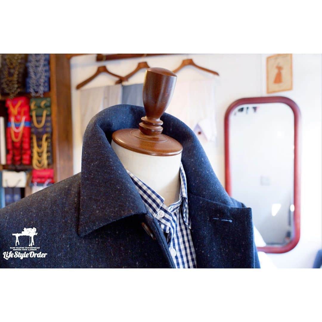 life_style_orderさんのインスタグラム写真 - (life_style_orderInstagram)「< tweed × coat >﻿ ﻿ リバティの裏地を使った、ブルーのネップツイードコート。﻿ ﻿ 使いやすい定番のステンカラーコートにカジュアル素材を。﻿ ﻿ メンズ、レディースともにオーダーコートを承ります。﻿ ﻿ ﻿ -----------------------------------------﻿ 11:00-19:00 木曜定休日﻿ 完全予約制﻿ ※HPのコンタクトフォームよりお願いします﻿ -----------------------------------------﻿ ﻿ #lifestyleorder #ライフスタイルオーダー #オーダーコート #コート #コートスタイル #ステンカラーコート #ツイード #ツイードコート #メンズコート #リバティ」11月2日 23時10分 - life_style_order