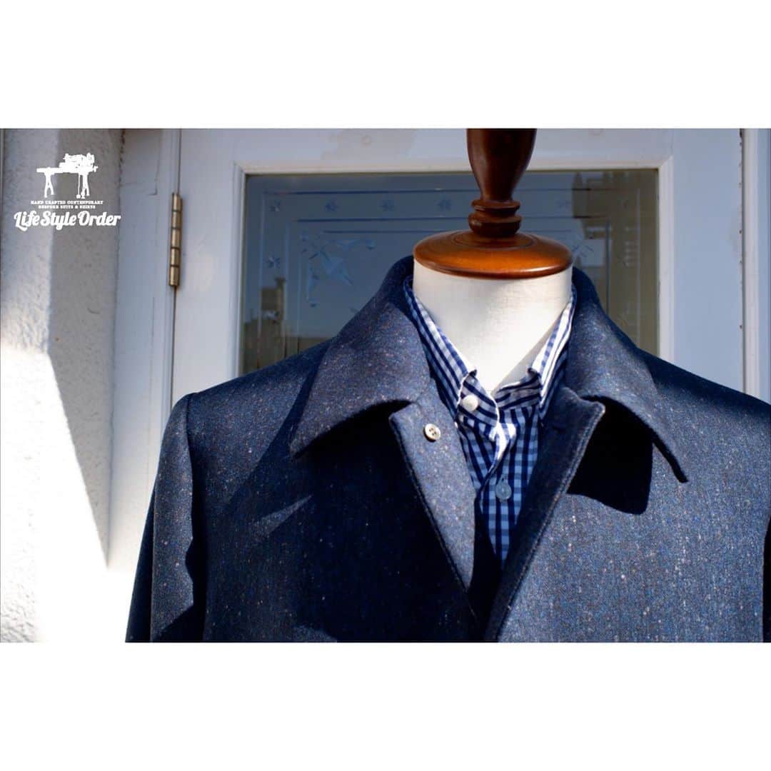 life_style_orderさんのインスタグラム写真 - (life_style_orderInstagram)「< tweed × coat >﻿ ﻿ リバティの裏地を使った、ブルーのネップツイードコート。﻿ ﻿ 使いやすい定番のステンカラーコートにカジュアル素材を。﻿ ﻿ メンズ、レディースともにオーダーコートを承ります。﻿ ﻿ ﻿ -----------------------------------------﻿ 11:00-19:00 木曜定休日﻿ 完全予約制﻿ ※HPのコンタクトフォームよりお願いします﻿ -----------------------------------------﻿ ﻿ #lifestyleorder #ライフスタイルオーダー #オーダーコート #コート #コートスタイル #ステンカラーコート #ツイード #ツイードコート #メンズコート #リバティ」11月2日 23時10分 - life_style_order
