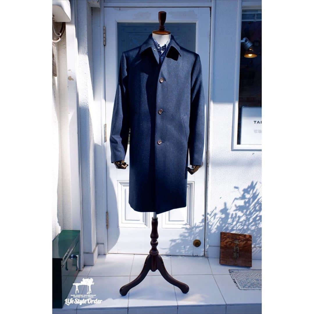 life_style_orderさんのインスタグラム写真 - (life_style_orderInstagram)「< tweed × coat >﻿ ﻿ リバティの裏地を使った、ブルーのネップツイードコート。﻿ ﻿ 使いやすい定番のステンカラーコートにカジュアル素材を。﻿ ﻿ メンズ、レディースともにオーダーコートを承ります。﻿ ﻿ ﻿ -----------------------------------------﻿ 11:00-19:00 木曜定休日﻿ 完全予約制﻿ ※HPのコンタクトフォームよりお願いします﻿ -----------------------------------------﻿ ﻿ #lifestyleorder #ライフスタイルオーダー #オーダーコート #コート #コートスタイル #ステンカラーコート #ツイード #ツイードコート #メンズコート #リバティ」11月2日 23時10分 - life_style_order