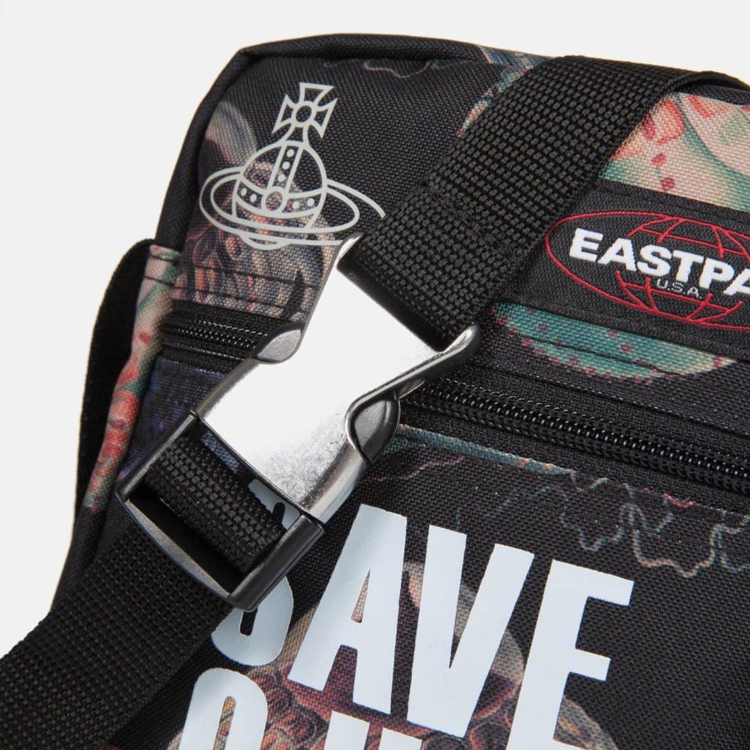 ヴィヴィアンウエストウッドさんのインスタグラム写真 - (ヴィヴィアンウエストウッドInstagram)「The Eastpak x Vivienne Westwood collaboration unites two conscious brands committed to creating responsibly-sourced designs. The five style collection is made using recycled PET to manufacture the main fabric, lining, webbing, bindings, wrapping bag, rope, and logos. Long-lasting zippers, threads, and hardware are featured for guaranteed quality and durability.⁠ ⁠ The limited-edition @EASTPAK X VIVIENNE WESTWOOD collaboration is now available in-store and online.⁠ ⁠ #EastpakxVivienneWestwood #SaveOurOceans」11月2日 23時10分 - viviennewestwood