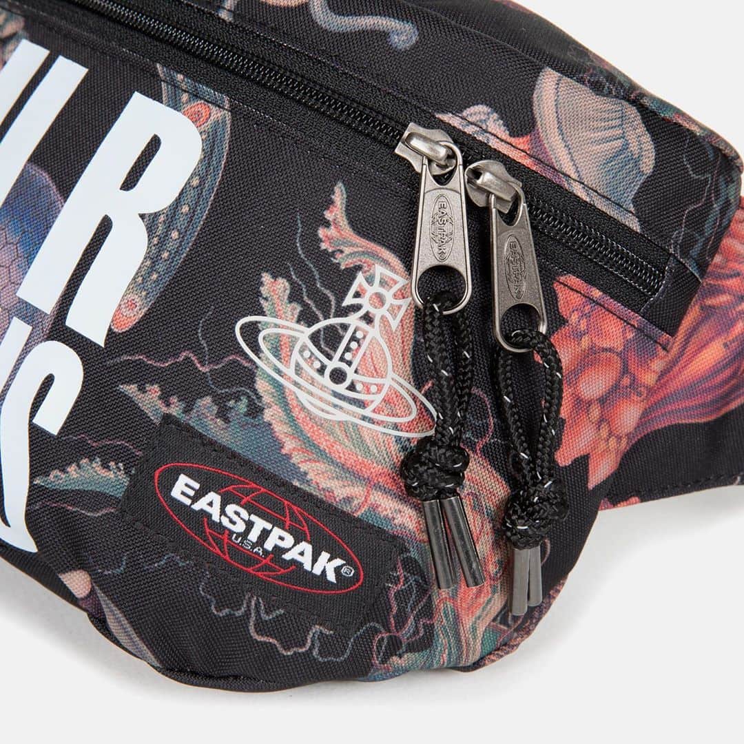 ヴィヴィアンウエストウッドさんのインスタグラム写真 - (ヴィヴィアンウエストウッドInstagram)「The Eastpak x Vivienne Westwood collaboration unites two conscious brands committed to creating responsibly-sourced designs. The five style collection is made using recycled PET to manufacture the main fabric, lining, webbing, bindings, wrapping bag, rope, and logos. Long-lasting zippers, threads, and hardware are featured for guaranteed quality and durability.⁠ ⁠ The limited-edition @EASTPAK X VIVIENNE WESTWOOD collaboration is now available in-store and online.⁠ ⁠ #EastpakxVivienneWestwood #SaveOurOceans」11月2日 23時10分 - viviennewestwood