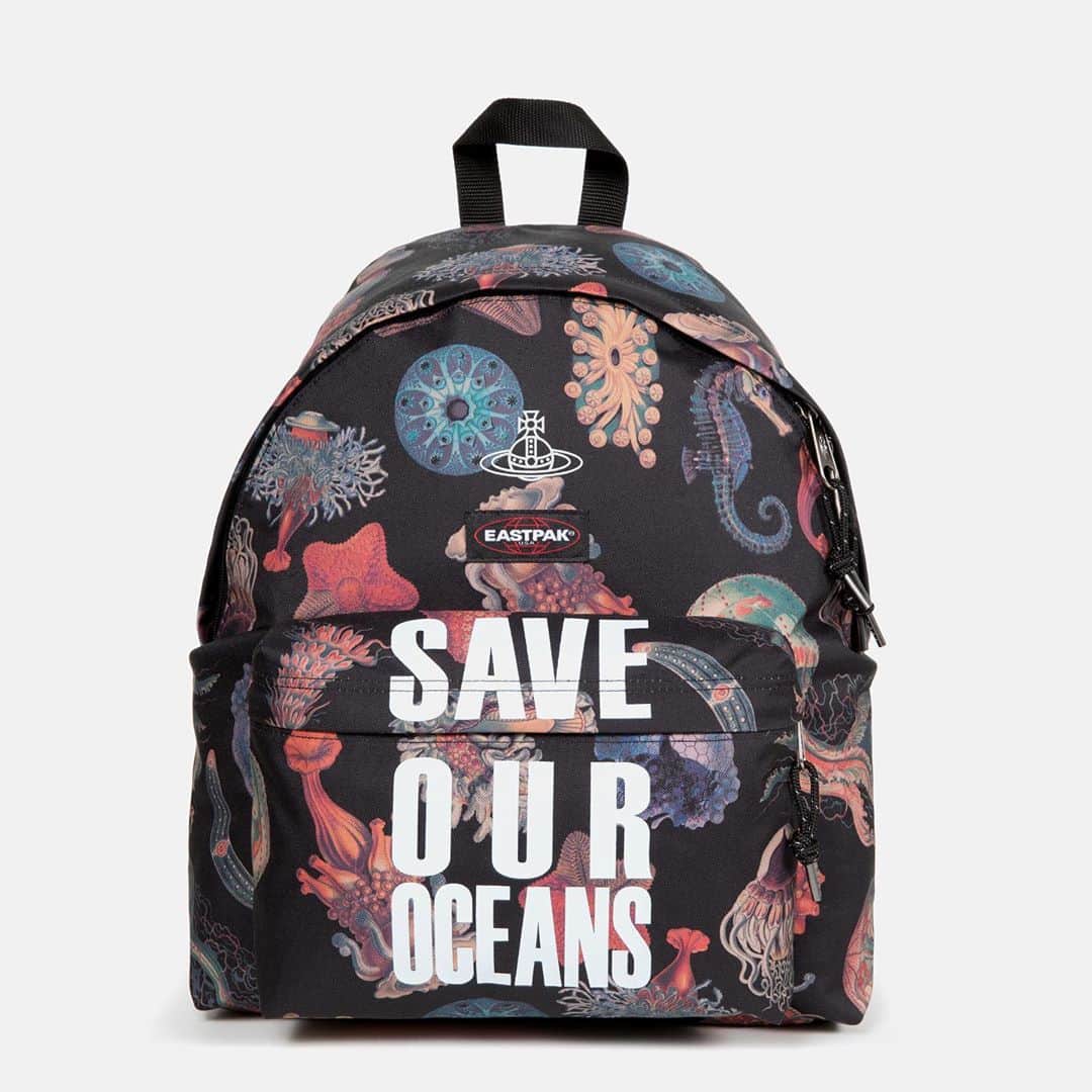 ヴィヴィアンウエストウッドさんのインスタグラム写真 - (ヴィヴィアンウエストウッドInstagram)「The Eastpak x Vivienne Westwood collaboration unites two conscious brands committed to creating responsibly-sourced designs. The five style collection is made using recycled PET to manufacture the main fabric, lining, webbing, bindings, wrapping bag, rope, and logos. Long-lasting zippers, threads, and hardware are featured for guaranteed quality and durability.⁠ ⁠ The limited-edition @EASTPAK X VIVIENNE WESTWOOD collaboration is now available in-store and online.⁠ ⁠ #EastpakxVivienneWestwood #SaveOurOceans」11月2日 23時10分 - viviennewestwood