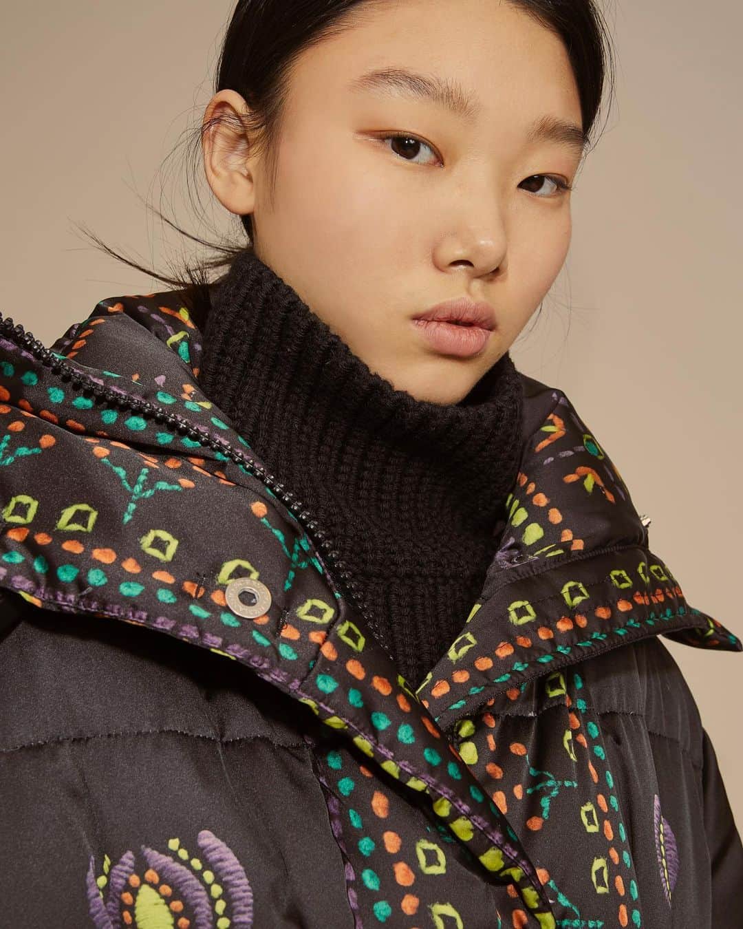 のインスタグラム：「Focus on oversized padded jacket embellished by a special multicolor print from #FW2021 collection. . . . #ErmannoScervino #FW2021」