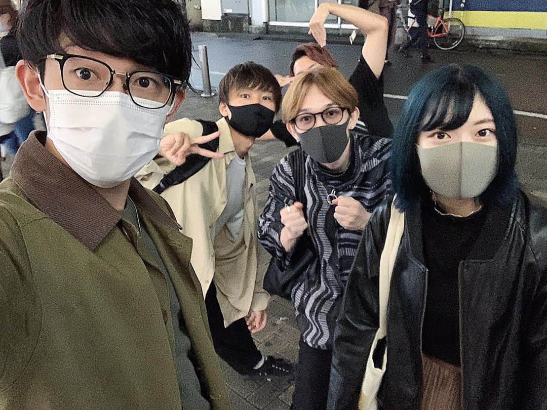 川崎鷹也のインスタグラム：「ワンマンライブ前、最後の音合わせでした☺️わくわくの最高潮やね。いやトム映ってへんがな。 #川崎鷹也 #ワンマンライブ #ライブ #instagram #instagood #instalike #instafashion #instalove #instacool #instafollow」