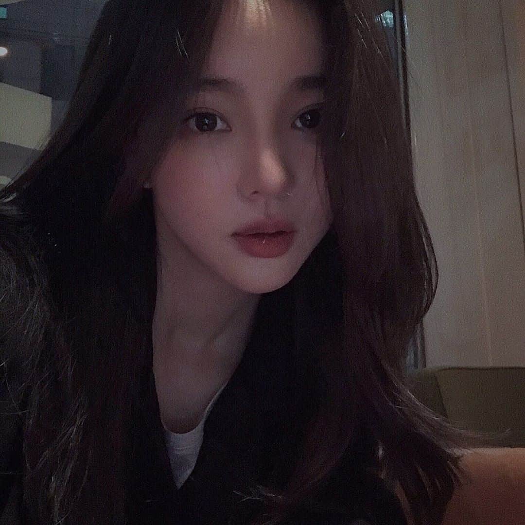 ユン・アラのインスタグラム：「1일 1맥 하던때가 그립기도 하공 🗯」