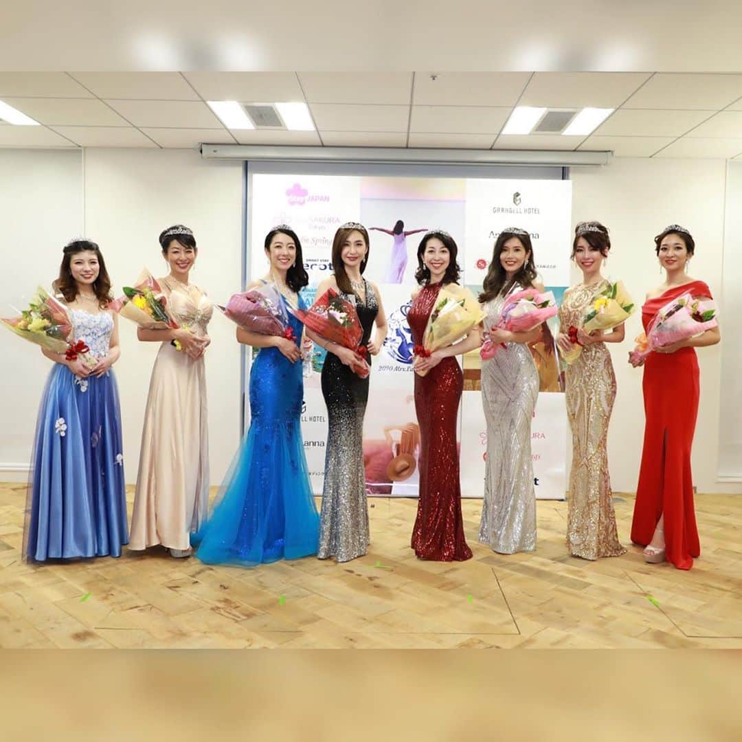 福田友理子さんのインスタグラム写真 - (福田友理子Instagram)「* * 昨日、初代のミセス・アース北関東合同選考会が開催され、 * 全国大会に向けて、各部門の代表が決定しました✨ * 認定スピーチ講師として、この一ヶ月、全体レッスンや、パーソナルレッスンを担当させていただきましたが、 * 皆さん本当に輝いていらっしゃって、人間性も素晴らしく、美しく、温かい方々ばかりでした。 * お一人お一人のスピーチでは、それぞれの努力が思い出され、ウルウルしてしまいました😢✨ * きっと出場者しかわからない辛さや葛藤などもあったことと思います。 * 私達講師はそんな皆さんに、少しでも寄り添えたら良いと、微力ではありますが、 力を尽くさせていただきました。 * 個人的にパーソナルレッスンを担当させていただいた生徒さんの中から、 * グランプリ、準グランプリ、3位の受賞者がそれぞれ誕生し、とても嬉しい思いです。 * ただ、惜しくも受賞を逃された方々も、本当に皆さん魅力的で、 * どなたが受賞されても納得の素晴らしい大会でした✨ * ファイナリストの皆さん、本当にお疲れ様でした！ 私もたくさん勉強させていただきました✨ 素敵なご縁に感謝です。 * 今後もぜひお一人お一人との、このご縁を末永く続けさせていただければ幸いです。 そしてこれから全国大会に向けてまた一緒に頑張らせていただければと思います✨ * * * #ミセスアースジャパン #ミセスアースジャパンコンテスト2020 #ミスアース #ミセスアース #ミスコン #ミセスコンテスト #ファイナリスト #ミスインターナショナル #ミスユニバース #ミスジャパン #ミスワールド #スピーチトレーナー #スピーチ講師  #プレゼン #プレゼンテーション #スピーチコンテスト」11月2日 23時37分 - yuriko.fu