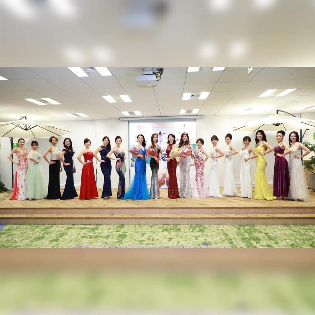 福田友理子さんのインスタグラム写真 - (福田友理子Instagram)「* * 昨日、初代のミセス・アース北関東合同選考会が開催され、 * 全国大会に向けて、各部門の代表が決定しました✨ * 認定スピーチ講師として、この一ヶ月、全体レッスンや、パーソナルレッスンを担当させていただきましたが、 * 皆さん本当に輝いていらっしゃって、人間性も素晴らしく、美しく、温かい方々ばかりでした。 * お一人お一人のスピーチでは、それぞれの努力が思い出され、ウルウルしてしまいました😢✨ * きっと出場者しかわからない辛さや葛藤などもあったことと思います。 * 私達講師はそんな皆さんに、少しでも寄り添えたら良いと、微力ではありますが、 力を尽くさせていただきました。 * 個人的にパーソナルレッスンを担当させていただいた生徒さんの中から、 * グランプリ、準グランプリ、3位の受賞者がそれぞれ誕生し、とても嬉しい思いです。 * ただ、惜しくも受賞を逃された方々も、本当に皆さん魅力的で、 * どなたが受賞されても納得の素晴らしい大会でした✨ * ファイナリストの皆さん、本当にお疲れ様でした！ 私もたくさん勉強させていただきました✨ 素敵なご縁に感謝です。 * 今後もぜひお一人お一人との、このご縁を末永く続けさせていただければ幸いです。 そしてこれから全国大会に向けてまた一緒に頑張らせていただければと思います✨ * * * #ミセスアースジャパン #ミセスアースジャパンコンテスト2020 #ミスアース #ミセスアース #ミスコン #ミセスコンテスト #ファイナリスト #ミスインターナショナル #ミスユニバース #ミスジャパン #ミスワールド #スピーチトレーナー #スピーチ講師  #プレゼン #プレゼンテーション #スピーチコンテスト」11月2日 23時37分 - yuriko.fu