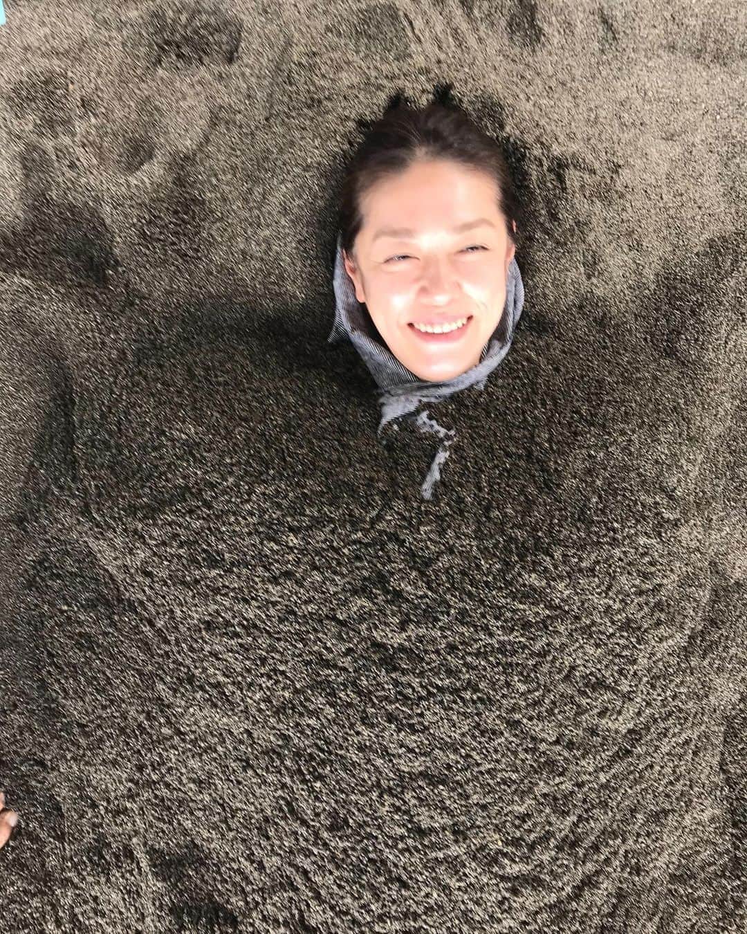 加藤紀子のインスタグラム：「東洋のハワイへようやく♨️  #指宿 #すなむし風呂」