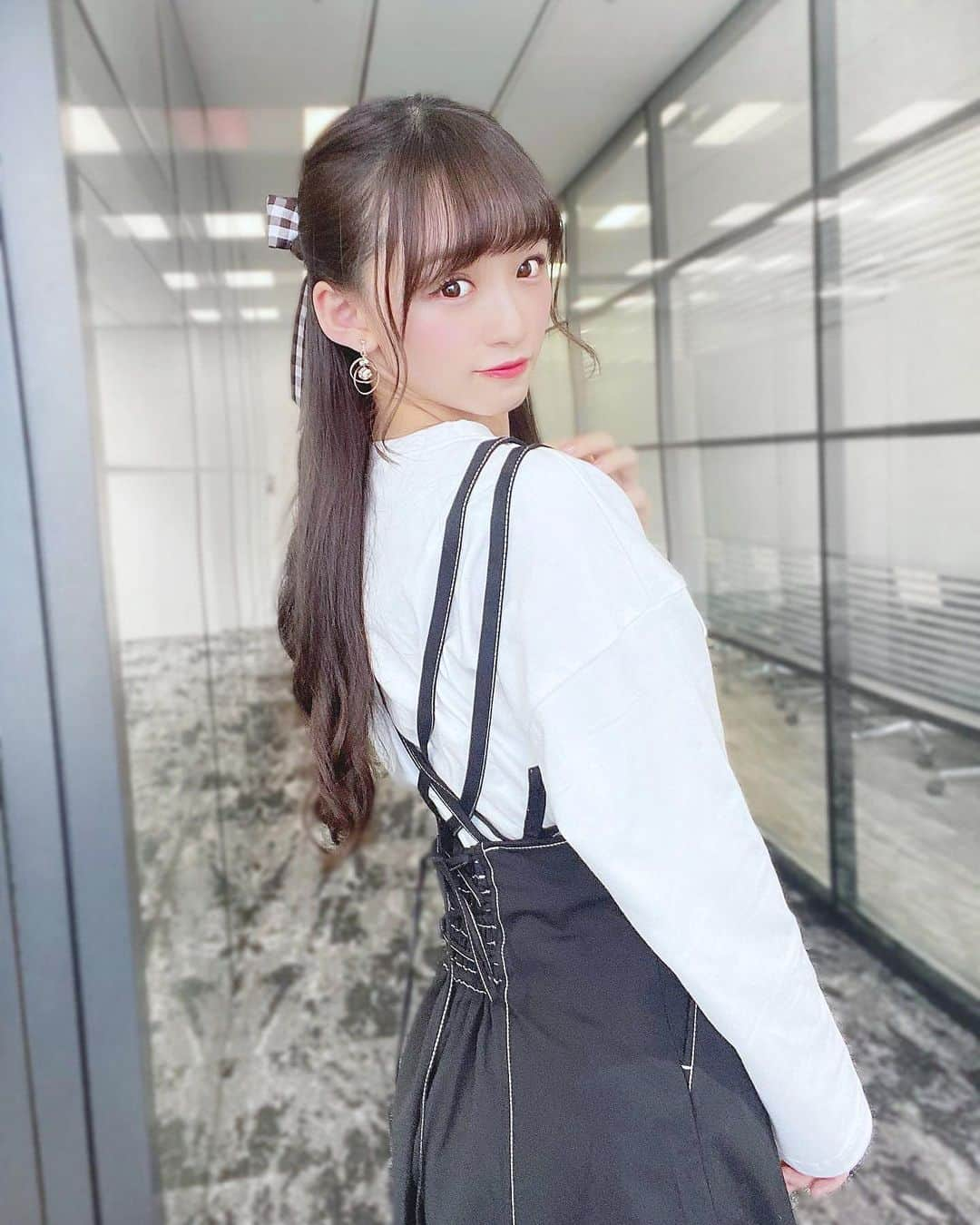 音嶋莉沙さんのインスタグラム写真 - (音嶋莉沙Instagram)「オンラインお話会で着たお洋服🍒﻿ ﻿ tops♡ @niceclaup_official_ ﻿ skirt♡ @olive_des_olive_official ﻿ shoes♡ @bubblestokyo ﻿ ﻿ トップスの🍒がお気に入りポイント！！﻿ ﻿ ハーフアップでリボンも付けてたから﻿ ﻿ 明日のオンラインお話会もよろしくね🥰﻿ ﻿ ﻿ ﻿ ﻿ ﻿ ﻿ #オンラインお話会」11月2日 23時59分 - otoshima_risa