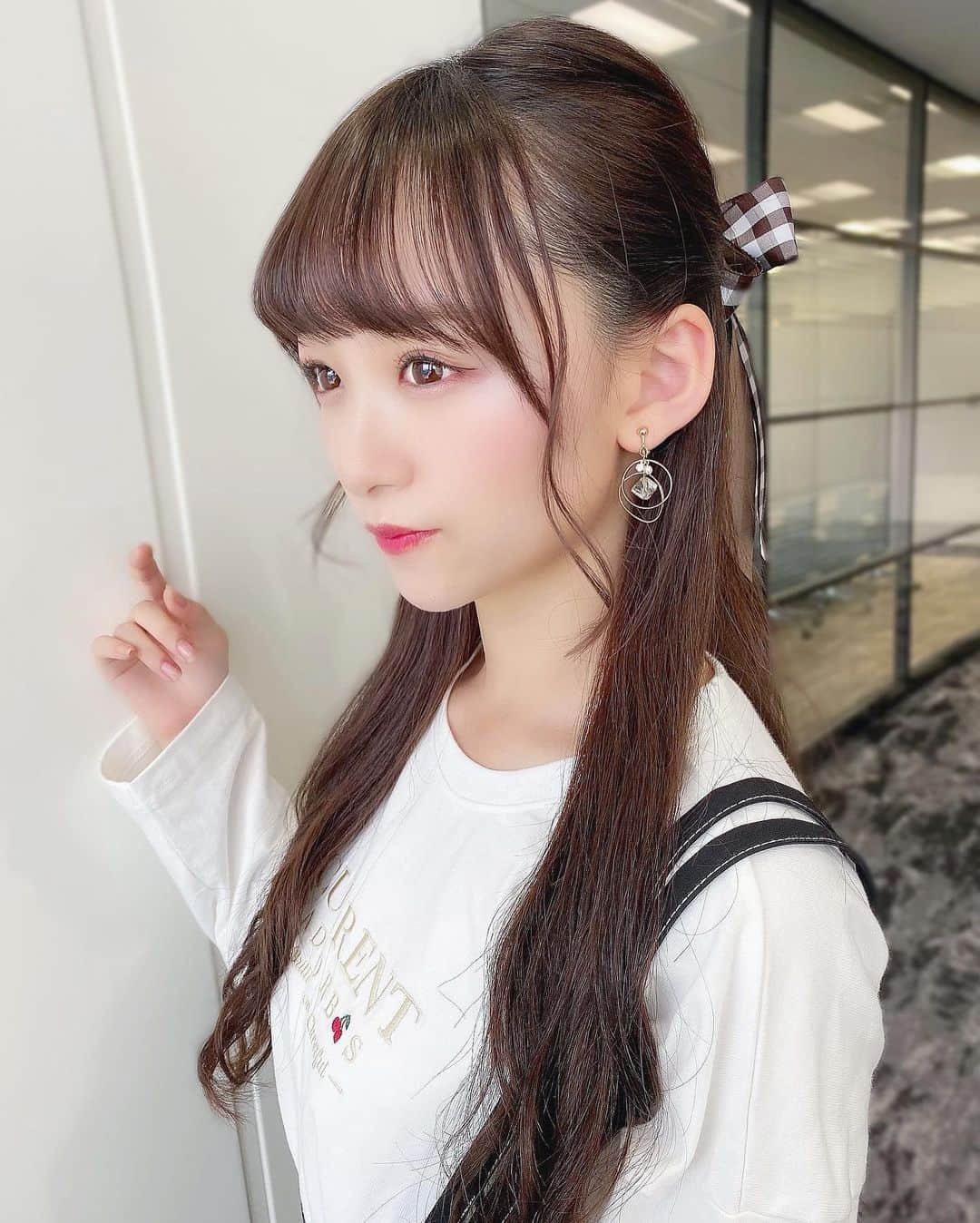 音嶋莉沙さんのインスタグラム写真 - (音嶋莉沙Instagram)「オンラインお話会で着たお洋服🍒﻿ ﻿ tops♡ @niceclaup_official_ ﻿ skirt♡ @olive_des_olive_official ﻿ shoes♡ @bubblestokyo ﻿ ﻿ トップスの🍒がお気に入りポイント！！﻿ ﻿ ハーフアップでリボンも付けてたから﻿ ﻿ 明日のオンラインお話会もよろしくね🥰﻿ ﻿ ﻿ ﻿ ﻿ ﻿ ﻿ #オンラインお話会」11月2日 23時59分 - otoshima_risa