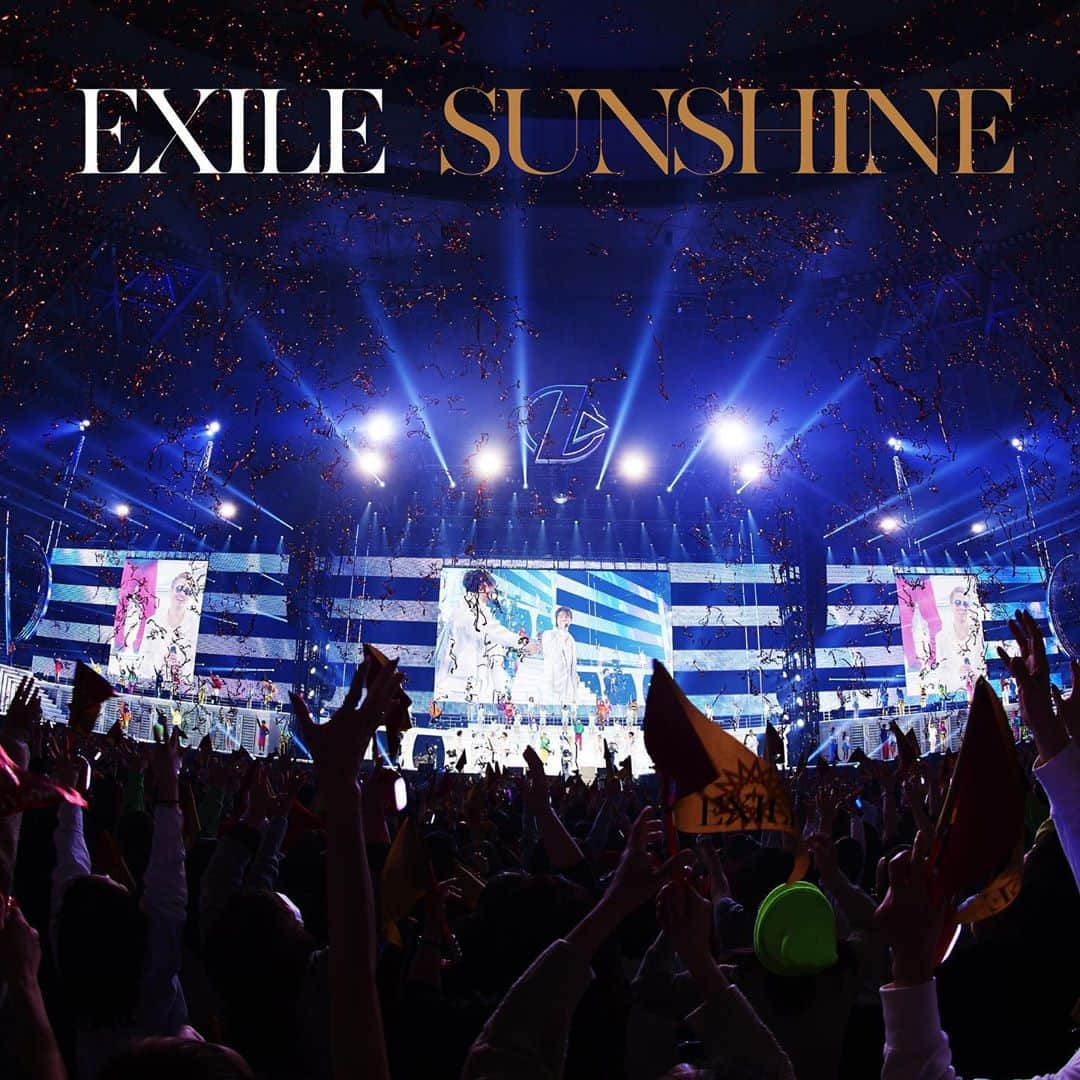 MAKIDAIさんのインスタグラム写真 - (MAKIDAIInstagram)「EXILE、現15人体制ラスト作品となる「SUNSHINE」の楽曲配信が本日11/3（火）0時よりスタートします！ CDパッケージは12/16リリース！ 豪華盤には、新型コロナウィルス感染拡大防止の為開演直前に中止となった2020年2月26日の京セラドーム公演最終日（ツアーファイナル）の前日に奇跡的に撮影された、EXILE ATSUSHI勇退前最後のライブ映像「EXILE PERFECT LIVE 2001→2020」（約120分）が収録されています。是非、ご覧になって頂けたらと思います！！ #EXILE」11月3日 0時01分 - exile_makidai_pkcz