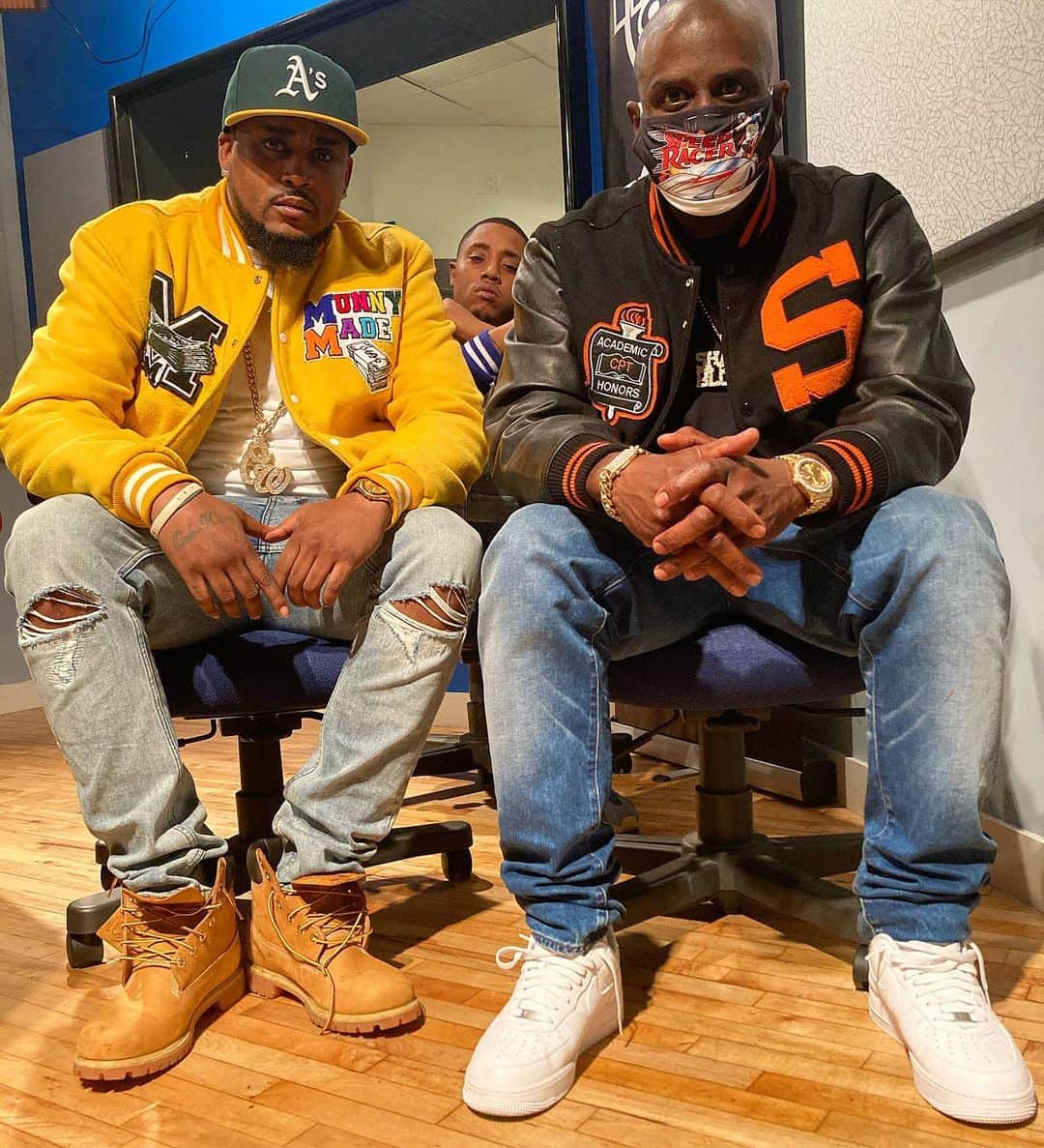 ファンクマスター・フレックスのインスタグラム：「@ounp1523 x @jquest1523 FunkFlex Freestyle @hot97 !!!! Yes sir!!!! WHAT ARTIST SHOULD I HAVE UP NEXT?」