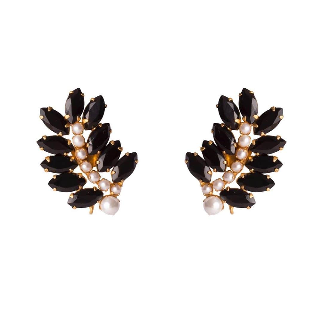のインスタグラム：「With our earrings all you have to do is add a drop, and the magic happens! . . . . . .」