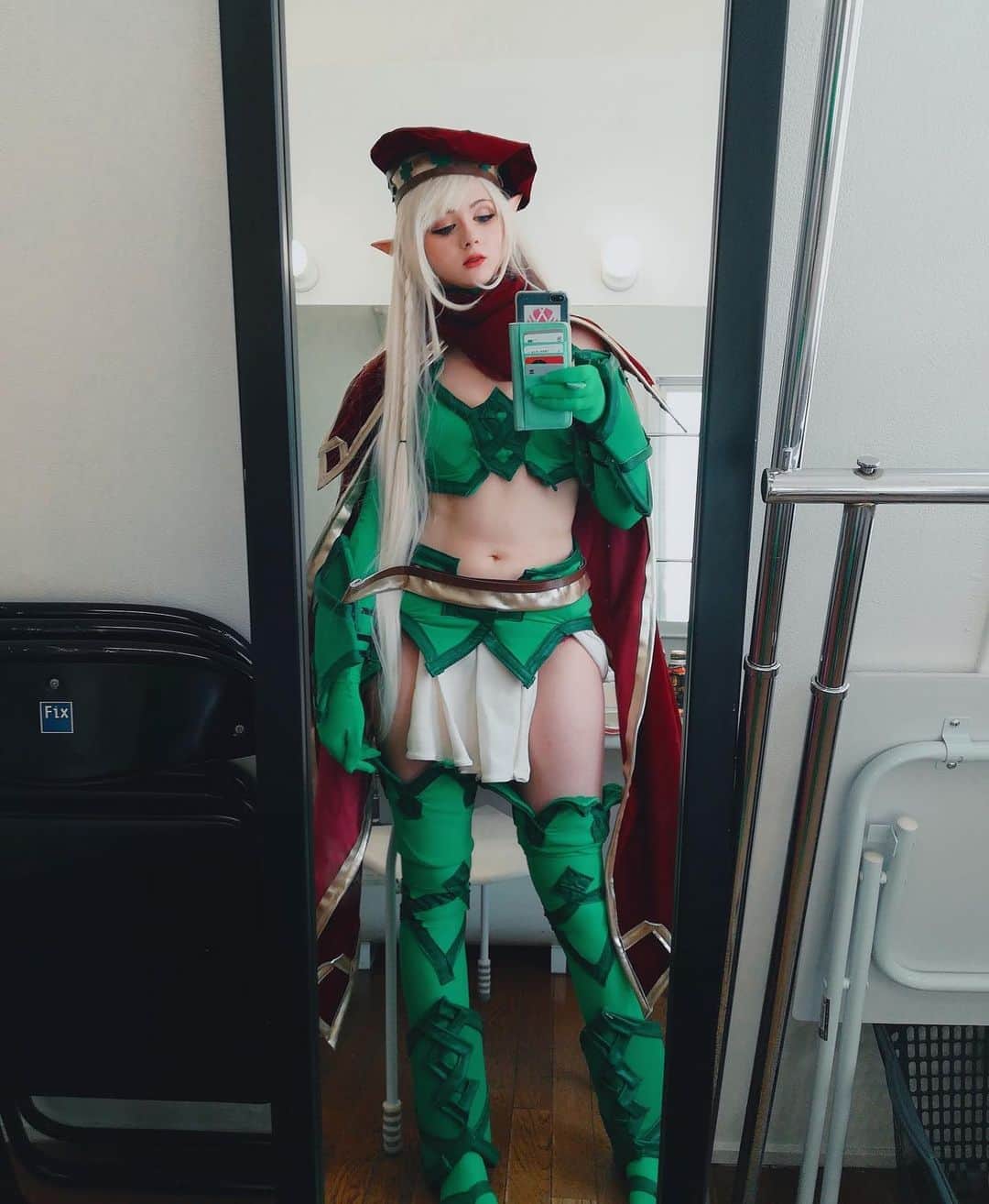 Hirari Ann（ヒラリー アン）のインスタグラム：「I love is cosplay so much! 🥰 It's allyne from queensblade 💕💕💕 I made this cosplay in 2 days lol I remember sneaking into the extra room in my dormitory and sewing forever lol. 😆」