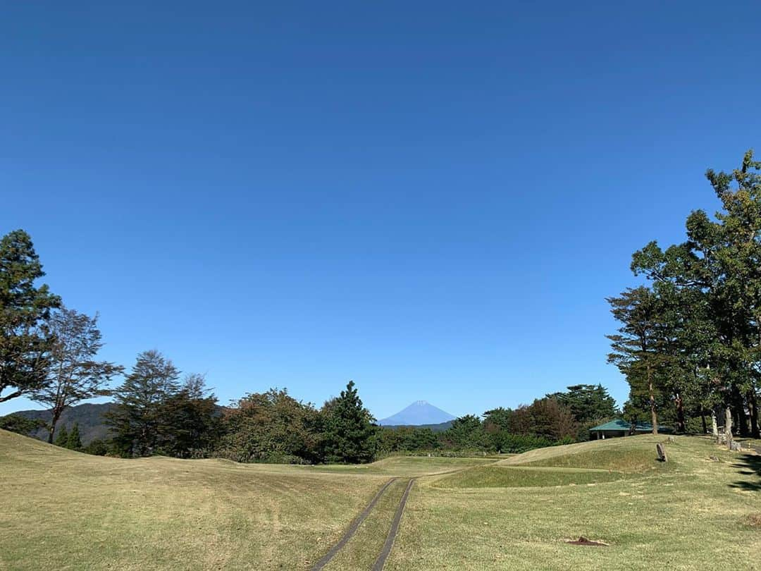 中村優さんのインスタグラム写真 - (中村優Instagram)「久々にさほちゃん @saho_golf とゴルフ🏌️‍♀️✨🌲快晴で気持ち良すぎた👏🏻#golf#yuchagolf#adidasgolf #giftedbyadidas#calloway#callowaygolf#mavrikmax#ゴルフ女子#ゴルフ初心者#ゴルフスイング#打ちっぱなし#ゴルフクラブ」11月2日 15時26分 - nkmr_yu