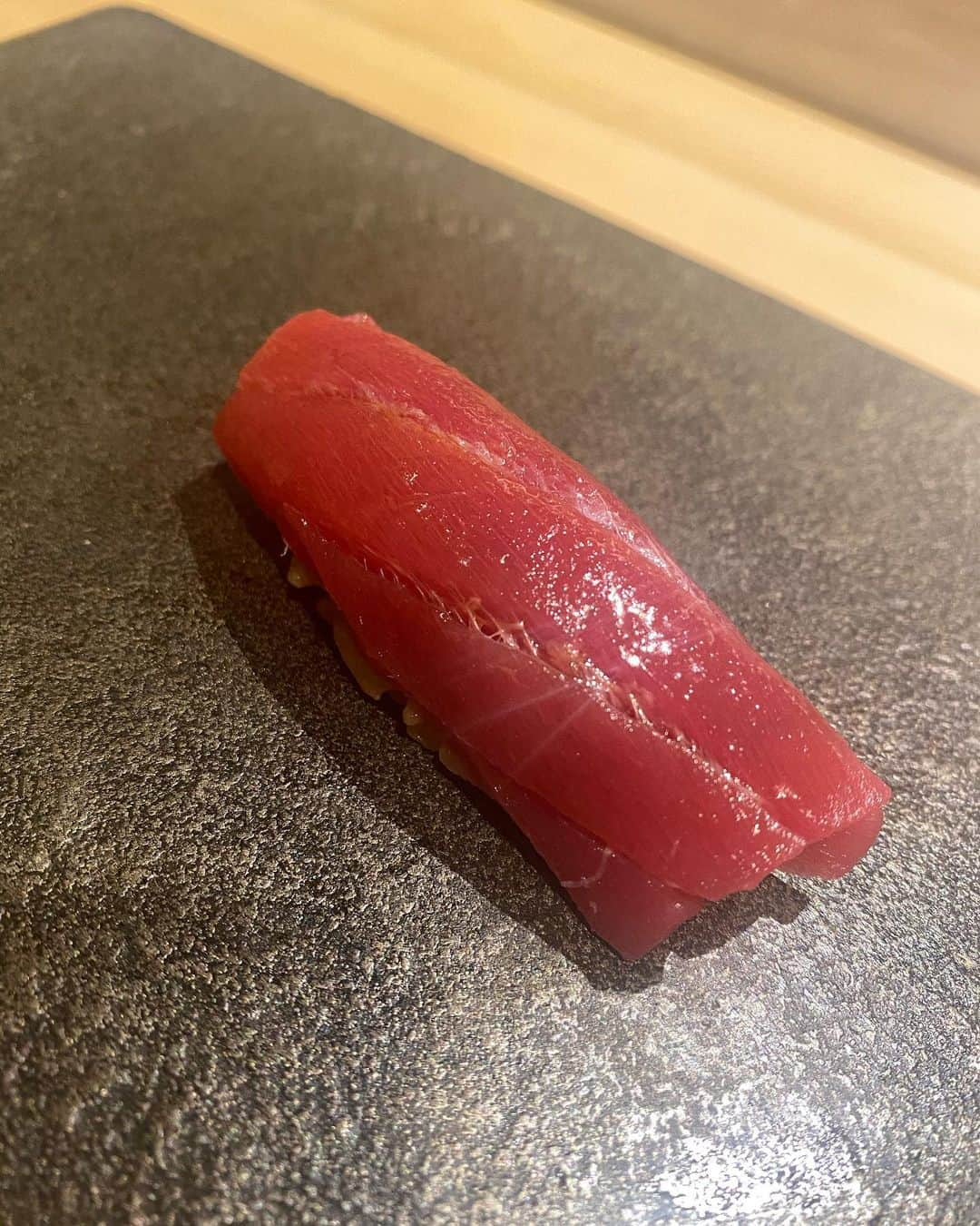 五位渕のぞみさんのインスタグラム写真 - (五位渕のぞみInstagram)「#はっこく 🍣✨ @hakkoku.jp @hiro.sato.sushi ㅤㅤㅤㅤㅤㅤㅤㅤㅤ  ㅤㅤㅤㅤㅤㅤㅤㅤㅤ ㅤㅤㅤㅤㅤㅤㅤㅤㅤ ㅤㅤㅤㅤㅤㅤㅤㅤㅤ 💙はっこく💙 03-6280-6555 東京都中央区銀座6-7-6 ラペビル3階 https://tabelog.com/tokyo/A1301/A130101/13217157/ ㅤㅤㅤㅤㅤㅤㅤㅤㅤ ㅤㅤㅤㅤㅤㅤㅤㅤㅤ  ㅤㅤㅤㅤㅤㅤㅤㅤㅤ ㅤㅤㅤㅤㅤㅤㅤㅤㅤ ㅤㅤㅤㅤㅤㅤㅤㅤㅤ  ㅤㅤㅤㅤㅤㅤㅤㅤㅤ  #銀座 #ginza #鮨 #お寿司#먹스타그램 #음스타그램 #맛스타그램#sushitime #sushilovers #寿司 #寿司スタグラム #초밥 #雲丹 #うに #大トロ #握り寿司 #tokyo #インスタグラマー #インフルエンサー #tuna #모델 #nigiri #edomae #江戸前 #긴자 #寿司好きな人と繋がりたい #寿司🍣 #鮨好きな人と繋がりたい #お鮨」11月2日 15時34分 - nonnon0319