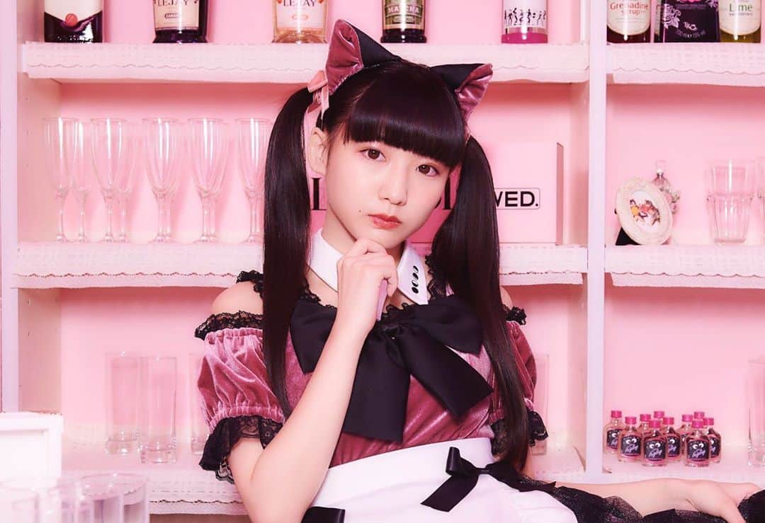 しらいちゃんのインスタグラム：「. アパレルブランドLola wed.がプロデュースするコンセプトカフェ 🌕♥ 𝔼𝕞𝕚𝕝𝕪 𝕨𝕚𝕥𝕙 ℙ𝕒𝕡𝕖𝕣 𝕞𝕠𝕠𝕟 ♥🌕さんの制服モデルをつとめさせていただきましたꪔ̤̫  可愛らしい店内&制服、是非チェックしてみてくださいꪔ̤̫❣️」