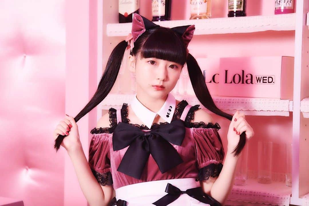 しらいちゃんのインスタグラム：「. アパレルブランドLola wed.がプロデュースするコンセプトカフェ 🌕♥ 𝔼𝕞𝕚𝕝𝕪 𝕨𝕚𝕥𝕙 ℙ𝕒𝕡𝕖𝕣 𝕞𝕠𝕠𝕟 ♥🌕さんの制服モデルをつとめさせていただきましたꪔ̤̫  可愛らしい店内&制服、是非チェックしてみてくださいꪔ̤̫❣️」
