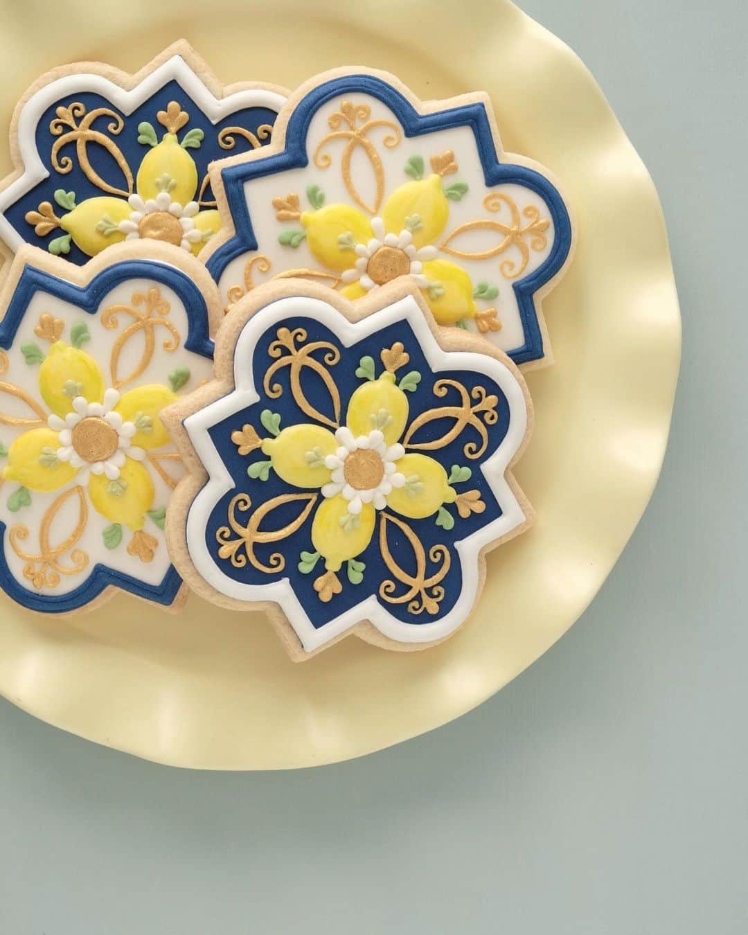 KUNIKAのインスタグラム：「Cookies Inspired by Amalfi's memories...🍋﻿ The second lockdown is coming soon...🇬🇧﻿ ﻿ 木曜日からイギリスが再び4週間のロックダウンになります。﻿ 初めてのロックダウン生活inロンドン。﻿ どんな感じなんだろう...﻿ 少しでも感染が抑えられますようにと願います。﻿ ﻿ #artofkunika」