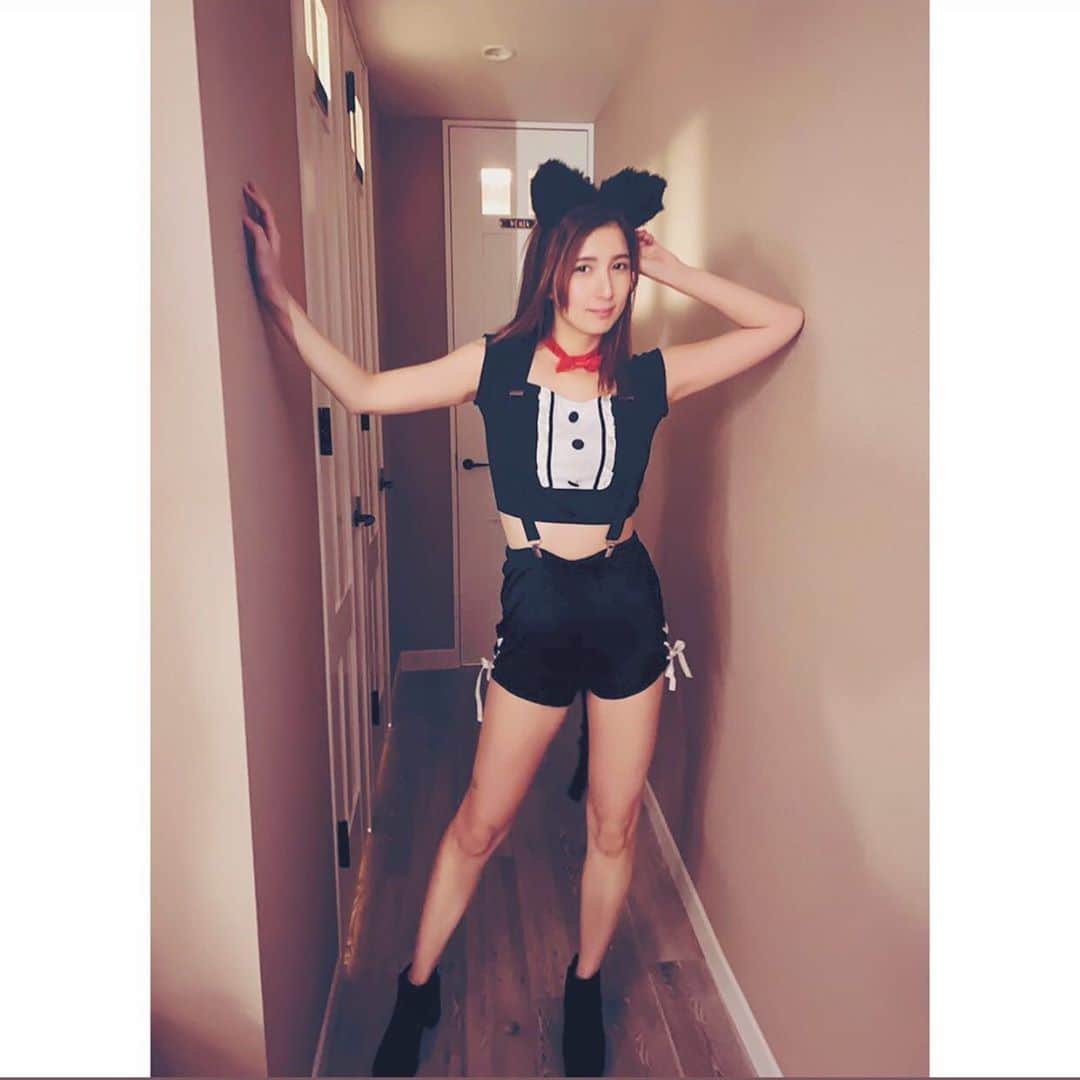 のインスタグラム：「気づけば11月。 あっという間に1日1年が過ぎていくね 私は最近悩みごとがたくさん。 でもその悩みがいい方向になるように たくさん悩んで１つ１つ解決していくよ。  写真は Halloweenということでコスプレした にゃん😺  #talnet #model #actress #グラビア #Halloween #event #happy #コスプレ #cat #cute」
