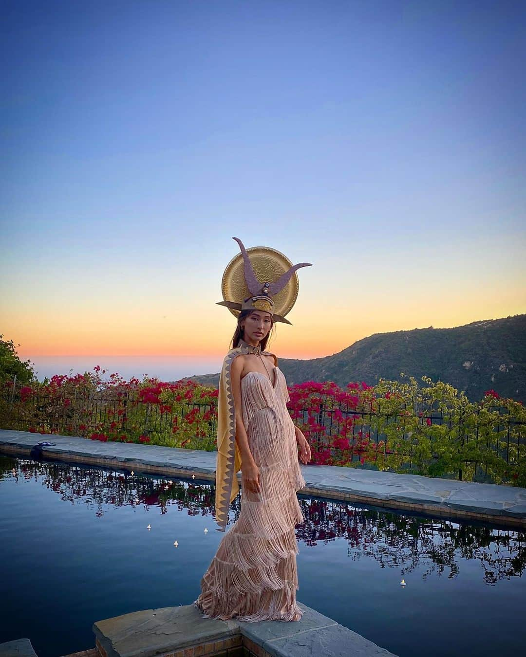 メロディー洋子さんのインスタグラム写真 - (メロディー洋子Instagram)「It wasn’t Halloween that I got dressed up this year. It was for my birthday. A celebration of Goddesses!  I humbly and lovingly give thanks to the incredible female energies who have paved the way for me, you, us and for all living beings. From The Mother All Is Born.  I would like you to meet Hathor. Egyptian Goddess. Goddess of the Sky with a Sun Disk, she has been around for a long time dating back before 2000 B.C.E. She has been one of the most prominent, popular, and worshiped Goddesses in Egyptian Culture. She has many traits and I appreciate her mothering nature, her beauty, her dancing, her joy in life, her connection to Sirius, her fertility, her nurturing, her love, her sexuality and her connection to the Sun and Sky.  She is the goddess of mothers, women, and women's physical and psychological well-being. She is the goddess of dance, beauty, and music. She is the personification of joy, goodness, celebration, and love. She was associated with the sky, the movement of planets, Venus, birth, and rebirth after death, as well as the cyclical rejuvenation of the entire cosmos.  I give thanks to the Great Goddess Hathor. She has inspired me in many ways to embody the true Divine qualities within me. To love myself for everything that I am. And on this special day of remembering all of the steps that I have taken to stand here today, I feel truly honored to be alive to be able to connect to everyone and everything around me. ✨✨✨  お誕生日🎉  I can’t say thank you enough to all of the beautiful souls who made this birthday so special for me this year. I felt like a Goddess in human form. 🙏💘💘💘 @deborahzee @livlogolding @rivkahlee @kimberz_ @susanyhlee @s8cheng @davenportbri1 Diep Chanel Napua 💘💘💘🙏」11月2日 17時05分 - melody.yoko