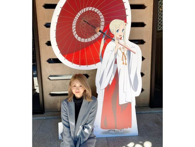 三宿菜々さんのインスタグラム写真 - (三宿菜々Instagram)「母の誕生日だったので、親孝行プチ遠征〜in秩父〜 本当は海外行きたかったけど😢コロナも考慮して今年は自然に癒されて来ました！ もう紅葉してて山が綺麗だったよ🍁  三峯神社参拝！ 半端ないパワーを吸いまくって来たのでみなぎってます(　＾ω＾ 三　＾ω＾　) 写真の4枚目は心が綺麗な人には見える、近年、石畳に突如現れた赤い目をした龍です🐉 パワーのお裾分け。  そして、手打ちのお蕎麦を食べて 温泉に行って（謎の暗闇写真は岩盤浴中の私です） 夜はキンキンのビールと焼肉🥰 なぜか父もついてきてお金は2倍かかりましたが 喜んでくれたみたいなのでよかったです！ 1番嬉しかった事は、神社にメンマが居たことです🥰 #あの花 #三峯神社 #芸能の神様 #多分もう超売れる #バイキングのことぼけさんも #M1で優勝する前に来てたんだって  #と母が言っていた #小峠さんね #キングオブコントだね #M1前はとろ久保田さんね #色々混ざっちゃってるね #兎に角凄いってことね #自分の誕生日に娘の事を想う母 #いつもありがとう」11月2日 17時42分 - mishuku_nana