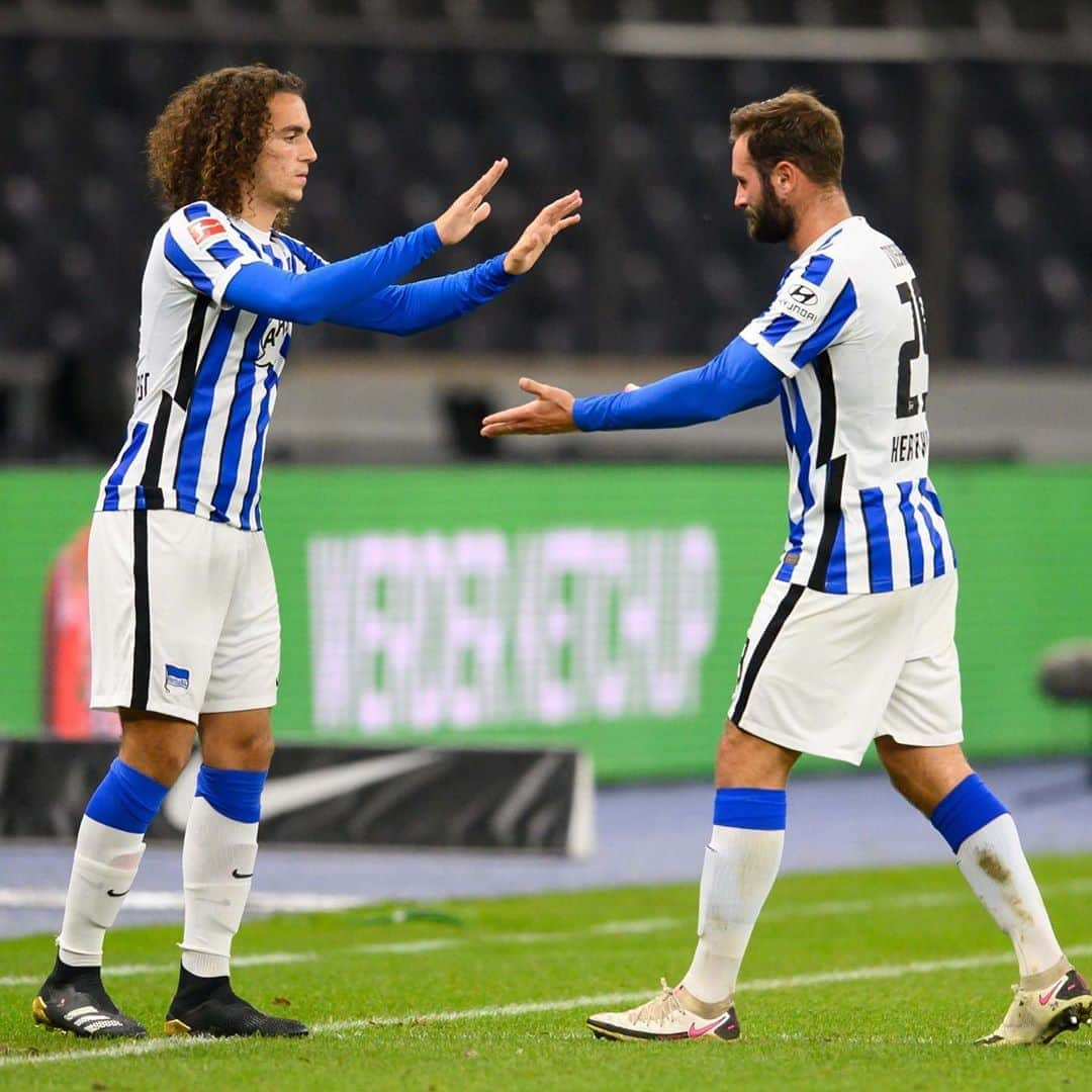 ヘルタ・ベルリンさんのインスタグラム写真 - (ヘルタ・ベルリンInstagram)「🤜🤛💙 . . #mondaymotivation #guendouzi #tousart #zusammenhalten #HaHoHe #herthabsc」11月2日 17時45分 - herthabsc