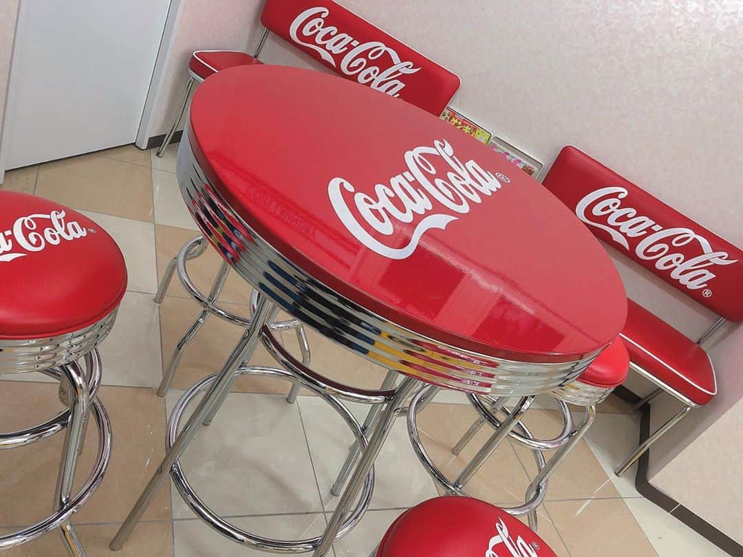 並木瑠璃さんのインスタグラム写真 - (並木瑠璃Instagram)「Coca-Cola🥤 . . #コインランドリー」11月2日 17時52分 - namiki_ruri
