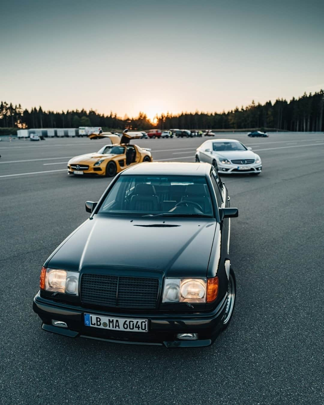 Mercedes AMGさんのインスタグラム写真 - (Mercedes AMGInstagram)「Designed in the 1980s, the 300 E 6.0 AMG, also known as "The Hammer" could reach extraordinary speeds of 300 km/h thanks to its 6-liter V8 engine.   @mercedesbenzmuseum #MBclassic #MercedesBenz #AMG #TheHammer #W124 #mercedesbenzclassic #ClassicCar #Car #Classic #photography #backinthedays」11月2日 18時00分 - mercedesamg