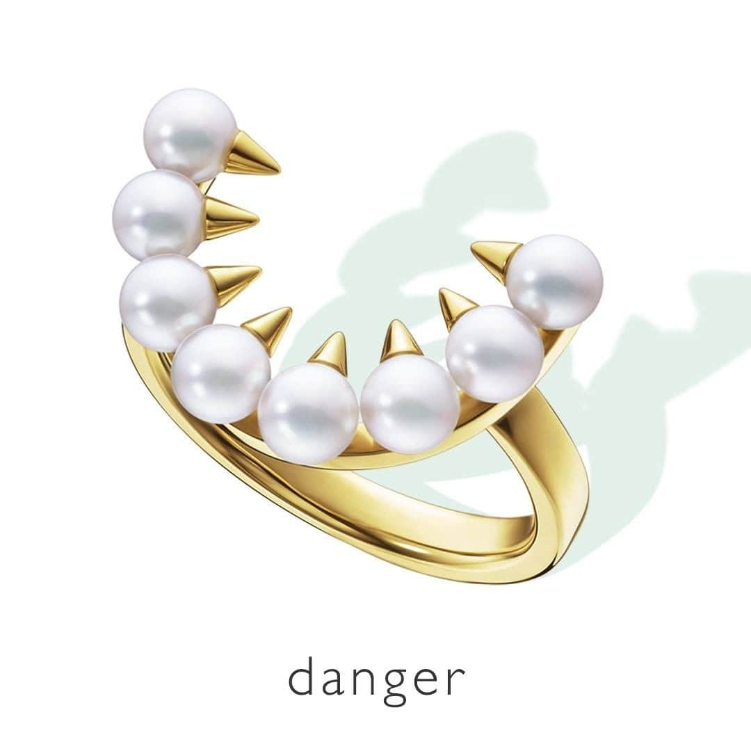 TASAKIさんのインスタグラム写真 - (TASAKIInstagram)「‘danger’―a widely popular TASAKI series. Delicately luminous Akoya pearls caught between sharp gold thorns radiate intense beauty, leaving an unforgettable impact. #TASAKI #TASAKIdanger #danger #TASAKIpearl #pearl #ring」11月2日 18時00分 - tasaki_intl