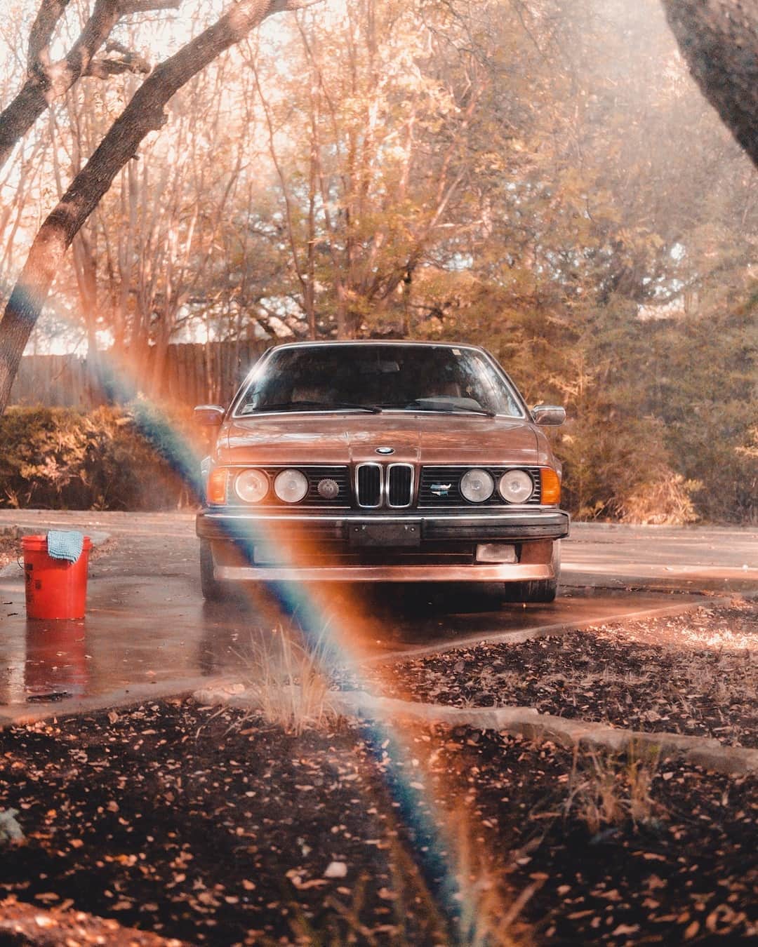 BMWのインスタグラム：「Feeling cute, but won't delete it later. The first-generation of the BMW 6 Series. #BMW #6Series #BMWClassic #BMWrepost @_streetheart」