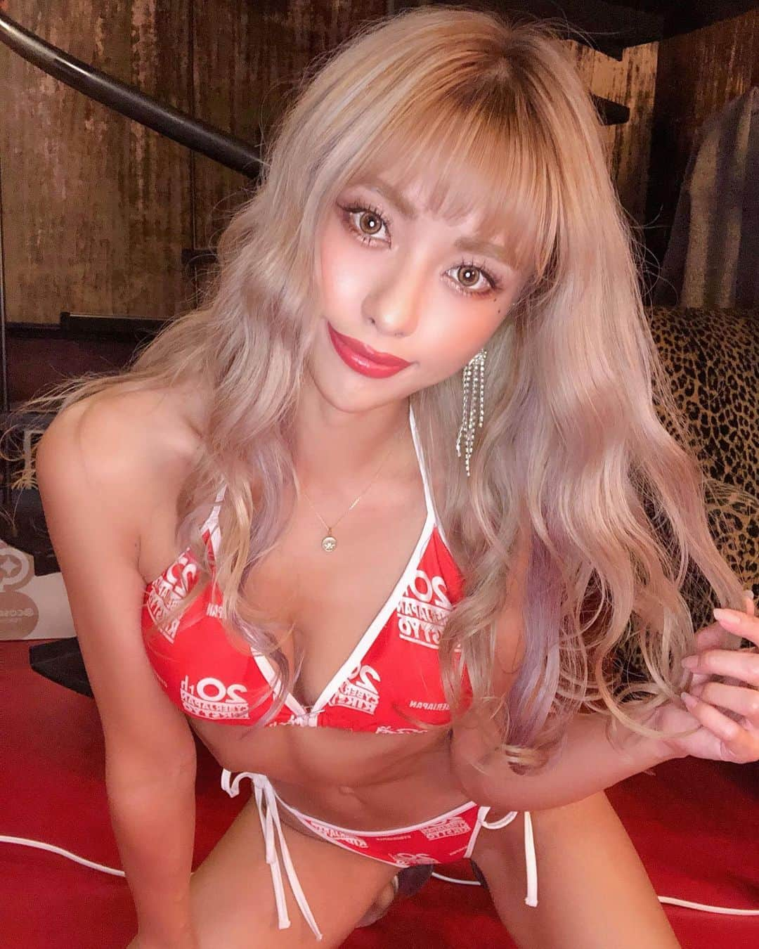 NAHOさんのインスタグラム写真 - (NAHOInstagram)「20周年BIKINI〜っ👙🎉💋 @agehatokyo 🦋 . . 10/31『BIKININIGHT × ageha  HELLOWEEN』 お越しくださった皆様♡♡ 最後までありがとうございました‼️‼️🌈 楽しかったねぇぇぇぇえっ😭💕 いつもとは違う形態でのステージでしたが、 無事20周年partyを終えることが出来ました💕 . 久々にagehaのステージに立てた事、 みんなと一緒に踊れた事、 とてもとても嬉しくて噛み締めた1日でした🥺❤️ . 今まで当たり前のように出来ていた事が出来なくなり、 ファンの皆様ともなかなか会えない日が続きましたが、 こうして大好きなstageで踊る事のありがたみを改めて心から感じました😌💕 . . みんなの元気そうなお顔を見れて安心♡ たくさんの応援を本当にありがとうっ🐱❤️❤️ nahoフラッグやグッツ見つけた時めちゃ嬉しかった😭💋 そしてスタッフ関係者の皆様ありがとうございました‼️‼️ . . . #cyberjapan #cjd_naho #cyberjapandancers #dancer #ageha #agehatokyo #BIKININIGHT #20thanniversary #bikinigirl #bikini #japanesegirl #studiocoast #makeup #20th #party #Halloween #halloweennight #サイバージャパン #サイバージャパンダンサーズ #NAHO #なちぽん #ダンサー #ビキニナイト #20周年 #おめでたい #新木場ageha #ageha_tokyo #ビキニ」11月2日 18時01分 - naho25__kai_noa