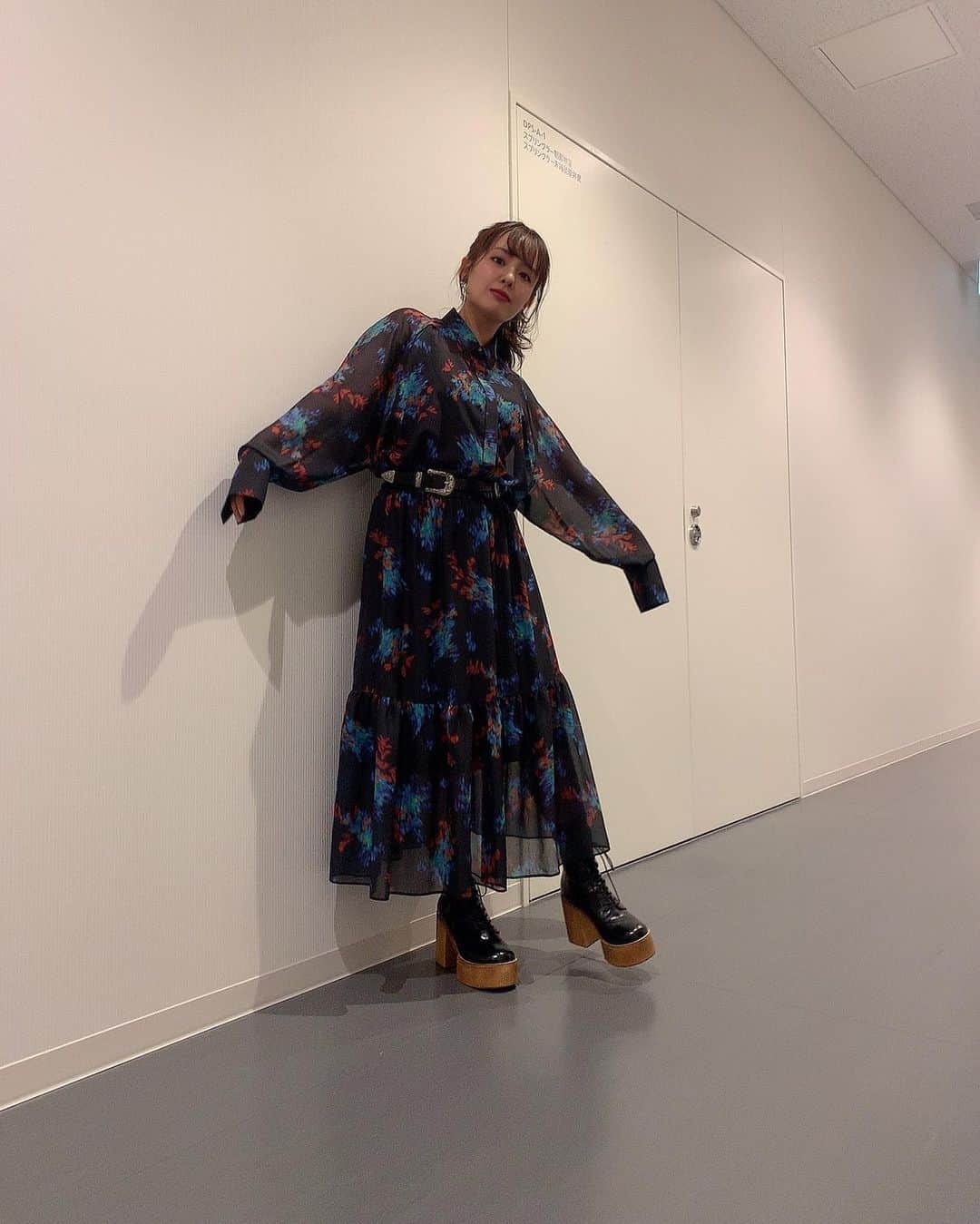 山田菜々さんのインスタグラム写真 - (山田菜々Instagram)「可愛いお衣装を着させてもらえるのはこのお仕事の特権です🥰🤞笑  5枚目の緑チェックのトップスは #yukiko です🧡 可愛かった...🥺♡」11月2日 18時10分 - tannana.yamada