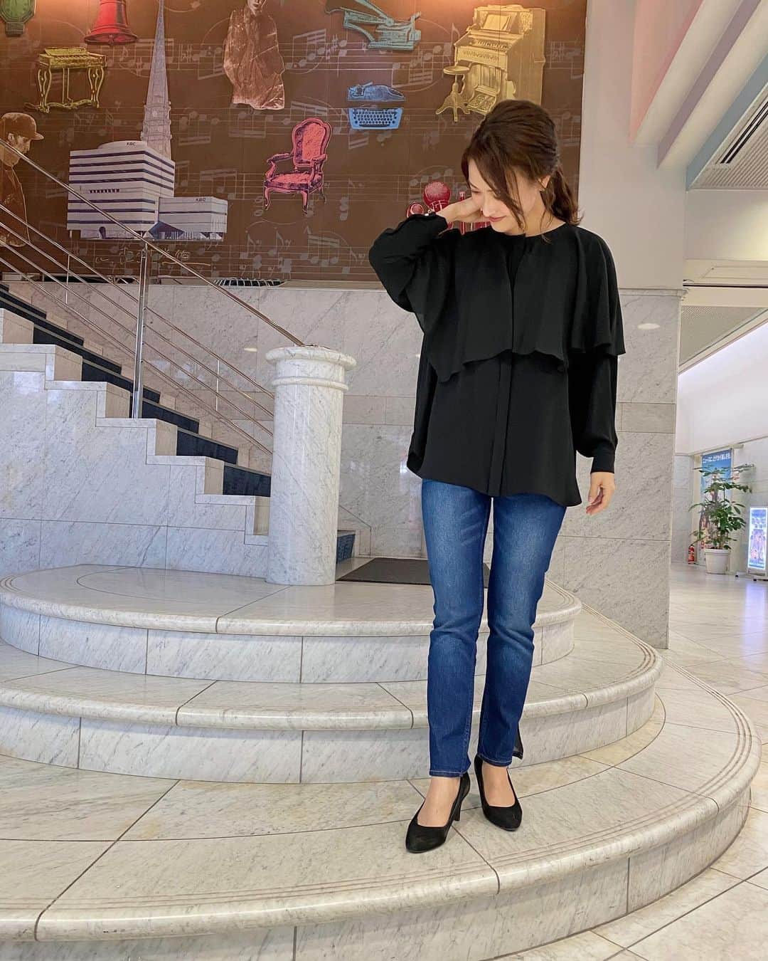 財津南美さんのインスタグラム写真 - (財津南美Instagram)「ㅤㅤㅤㅤㅤㅤㅤㅤㅤㅤㅤㅤㅤ きょうの衣装は、 ちょっとだけ私服に近かったような気がします😌🌼ㅤㅤㅤㅤㅤㅤㅤㅤㅤㅤㅤㅤㅤ  真っ黒とデニムだいすきです🥰ㅤㅤㅤㅤㅤㅤㅤㅤㅤㅤㅤㅤㅤ  #アサデスKBC#衣装#デニムコーデ」11月2日 18時13分 - zaitsu_minami