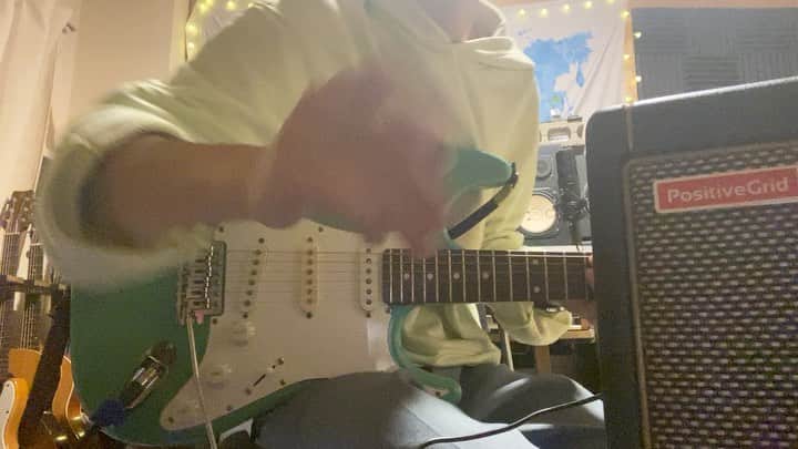 モリシーのインスタグラム：「wampler EGO compressorを買ってみたんですが、 自分達のフレーズがvulfpeckのCory Wongのフレーズにどうしても変わってしまいます。それぐらい中毒性がある良いCompです。困ったなぁ。 #wampleregocompressor  #vulfpeck  #corywong #positivegridspark」