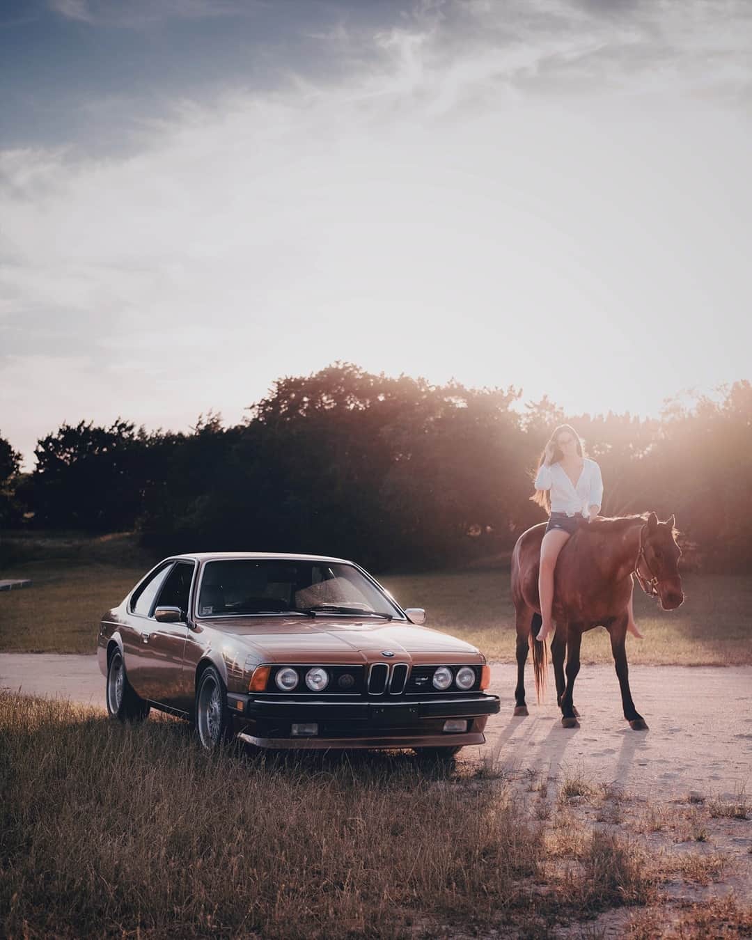 BMWのインスタグラム：「How much horsepower does a horse have? The first-generation of the BMW 6 Series. #BMW #6Series #BMWClassic#BMWrepost @_streetheart」