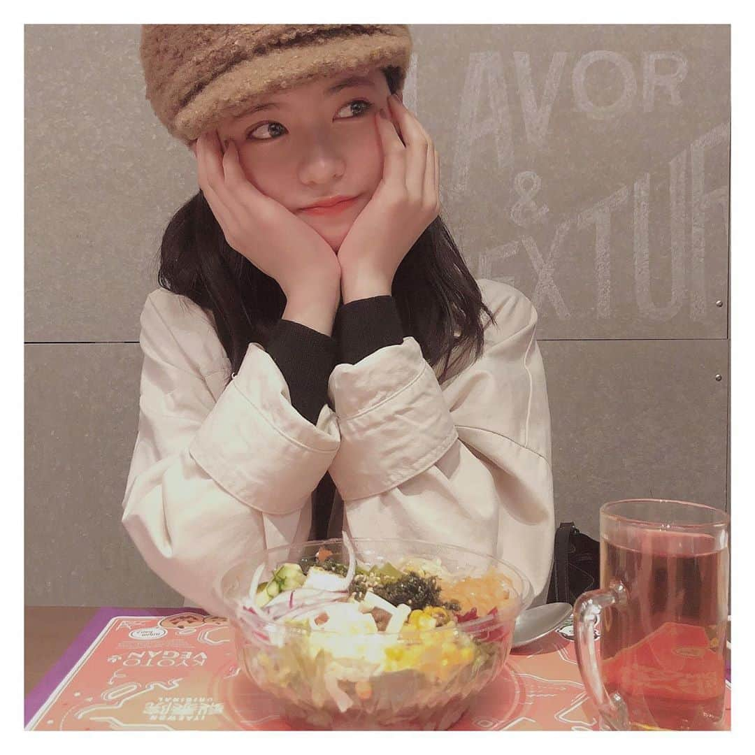 凛美さんのインスタグラム写真 - (凛美Instagram)「🥒🥙🥦﻿ ﻿ 今日の🥯 #rimicafeさんぽ 🥯﻿ ヘルシービビンバのお店へ☺︎﻿ デザインがハロウィンっぽかった♡﻿ かぼちゃもだけど男の子も可愛いよね*ˊᵕˋ*﻿ ﻿ ﻿ ﻿ ﻿ りみは大豆ミートを使った﻿ 「京都ヴィーガン」というビビンバを﻿ 食べたよ~♥﻿ ﻿ どの種類もすごくおいしくておすすめ!!!!!!﻿ テイクアウトもできるみたいなので﻿ みんなもぜひ食べてみてねっ∗︎*ﾟ﻿ 🥯 #rimicafeさんぽ 🥯#おしゃカフェ#梨泰院ボウル#イテウォンボウルズ#ヴィーガン料理#ヴィーガン#ハロウィン#梨泰院#ビビンバ#ヘルシービビンバ﻿」11月2日 18時20分 - rimi_kenon_official