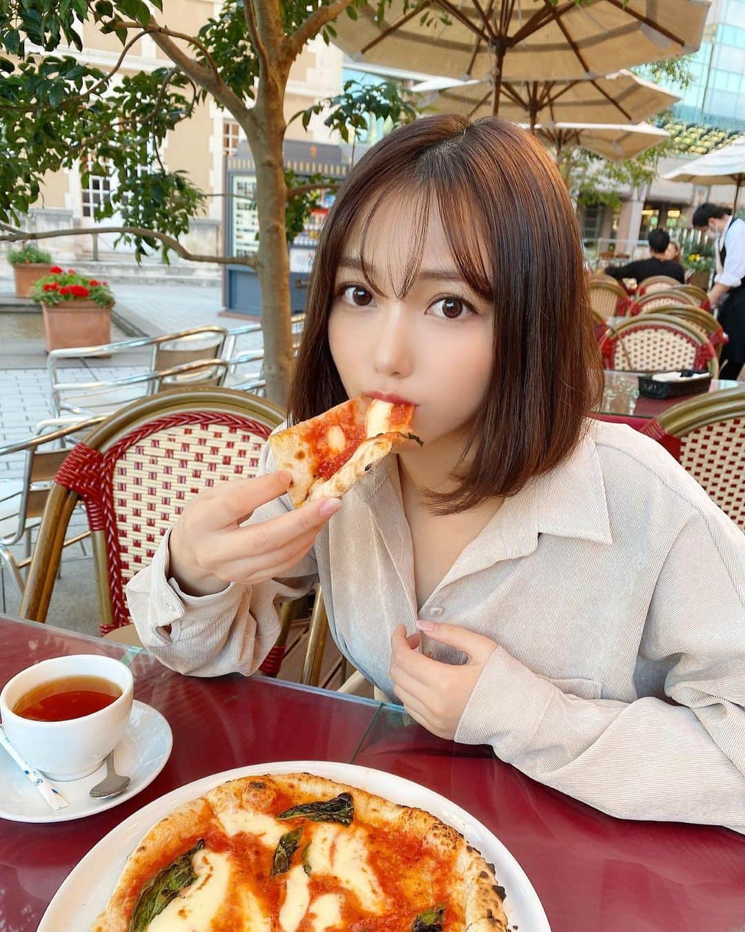 のインスタグラム：「彼氏目線的なやつ載せます🌞笑  #カフェ#かふえすたぐらむ #恵比寿#恵比寿カフェ #恵比寿ガーデンプレイス #服#コーデ#食欲の秋」