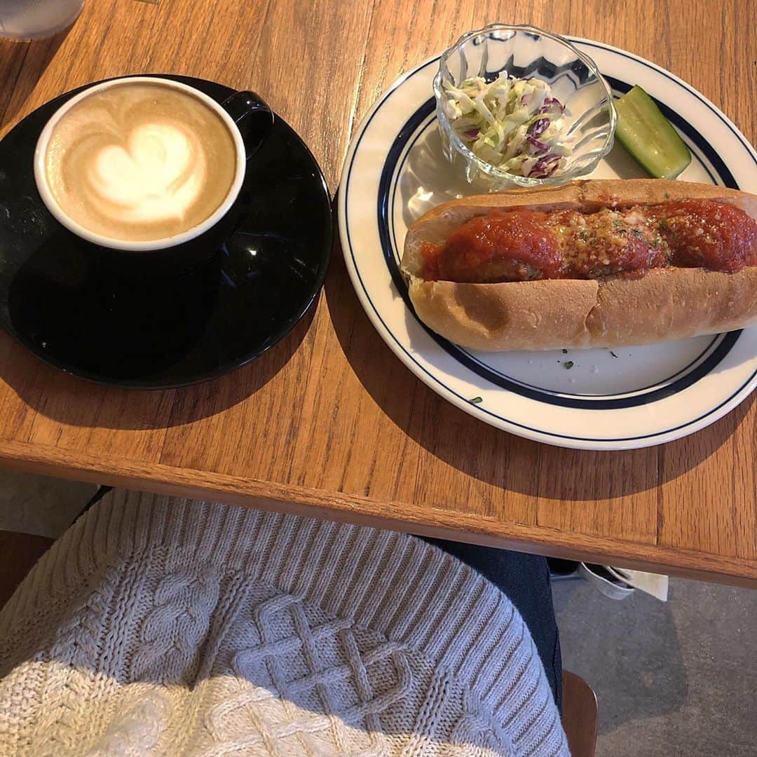 柏山奈々美のインスタグラム：「最近寒くなってきたなぁ。 そろそろ冬の準備しなきゃね。  11月もファイティン✨  #cafe #カフェ　 #カフェ巡り  #인스타그램 #카페 #카페스타그램 #카페그램」