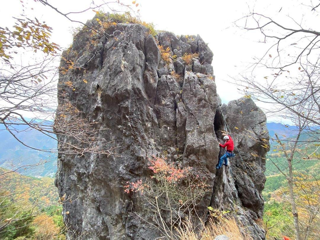 平山ユージさんのインスタグラム写真 - (平山ユージInstagram)「@club_tourism の企画で2日間の講習会をさせて頂きました。皆さんに楽しんで頂けたのはもちろんですが、無限の可能性を感じた2日間✨✨ 広がるクライミングの輪、クライミングの可能性🙌🏻🙌🏻🙌🏻🙌🏻  We had a two-day workshop organized by @club_tourism.  Of course everyone enjoyed it, but for two days I felt infinite possibilities ✨ ✨  Expanding climbing connection and climbing possibilities 🙌🏻🙌🏻🙌🏻🙌🏻  @club_tourism  @shinnikan  @oganoclimbing  @ogano_town  @climbparkbasecamp  @boulderpark_basecamp  @basecamptokyo  #mtfutago #climbing #oganoic  #二子山　#神怡館　#クラブツーリズム　#小鹿野町観光大使  #クライミングツアー」11月2日 18時50分 - yuji_hirayama_stonerider